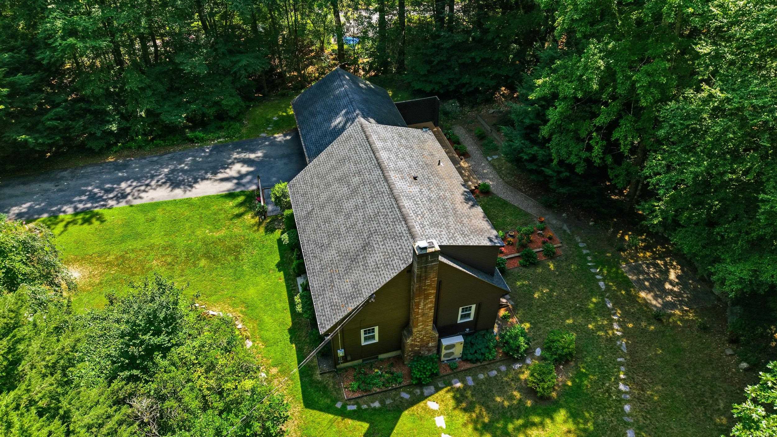22 Old Coach Ln, Amherst, NH 03031
