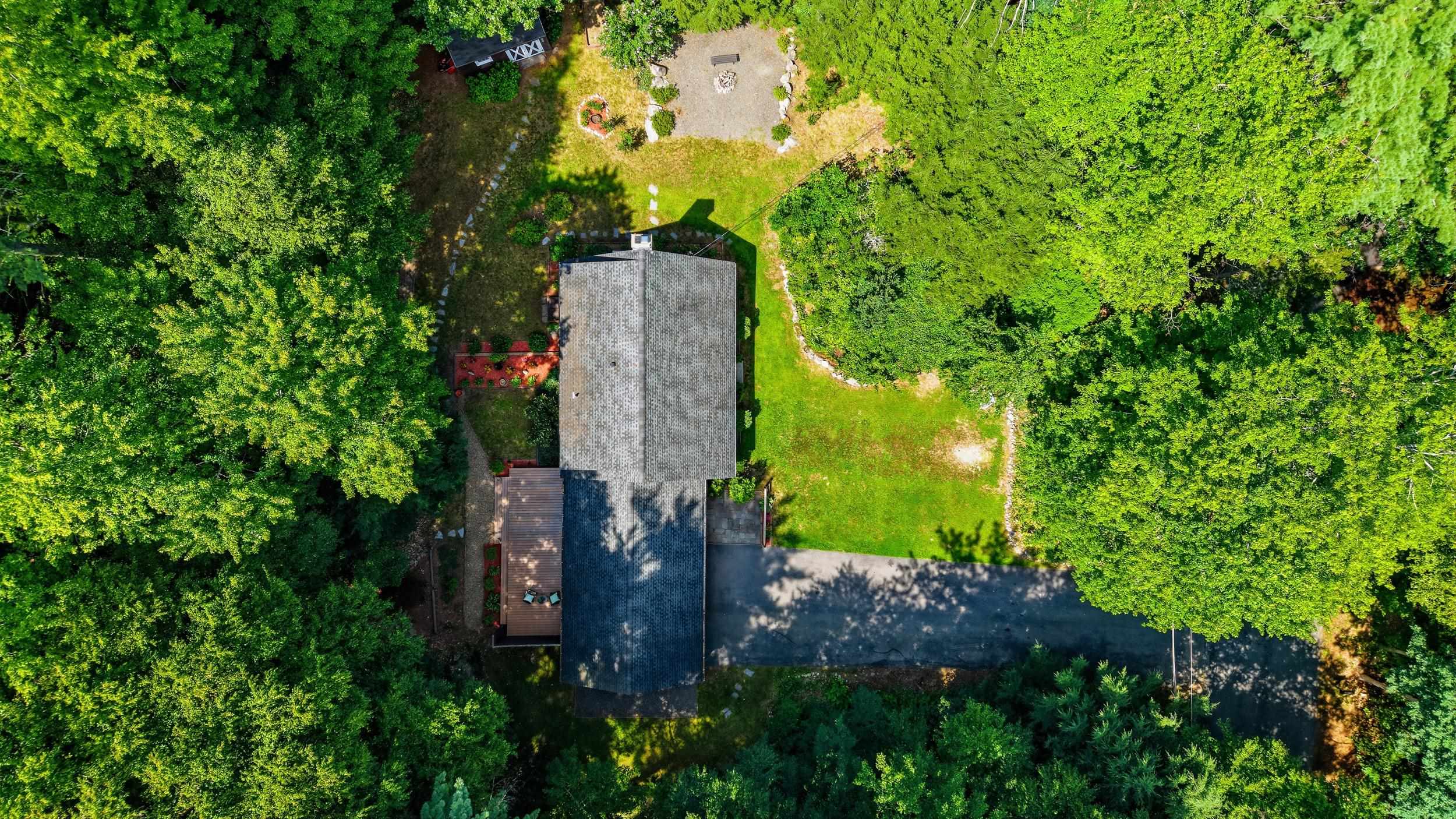 22 Old Coach Ln, Amherst, NH 03031
