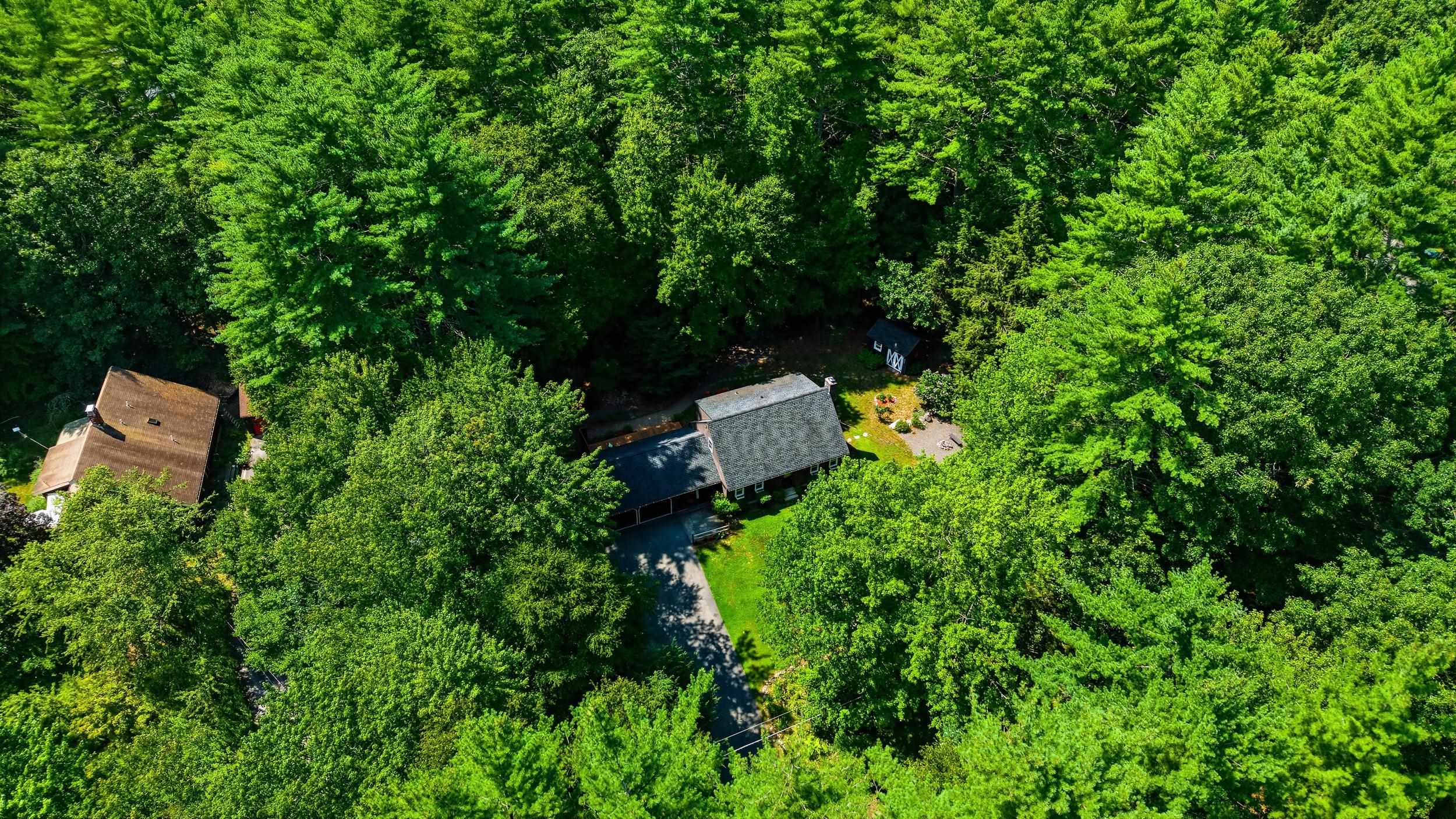 22 Old Coach Ln, Amherst, NH 03031