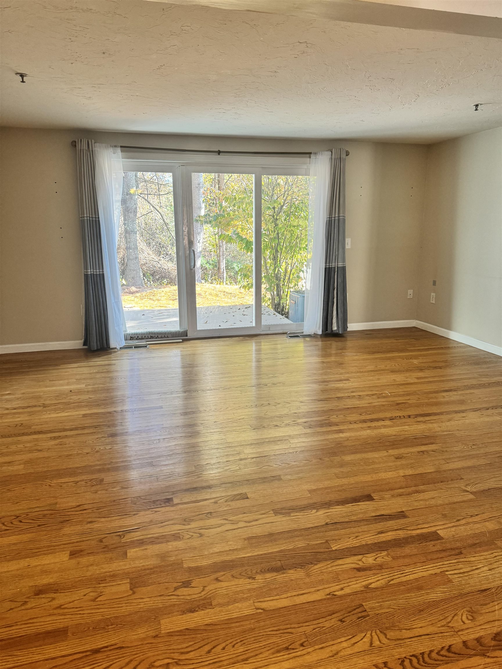 45 Bridle Pa, Dover, NH 03820