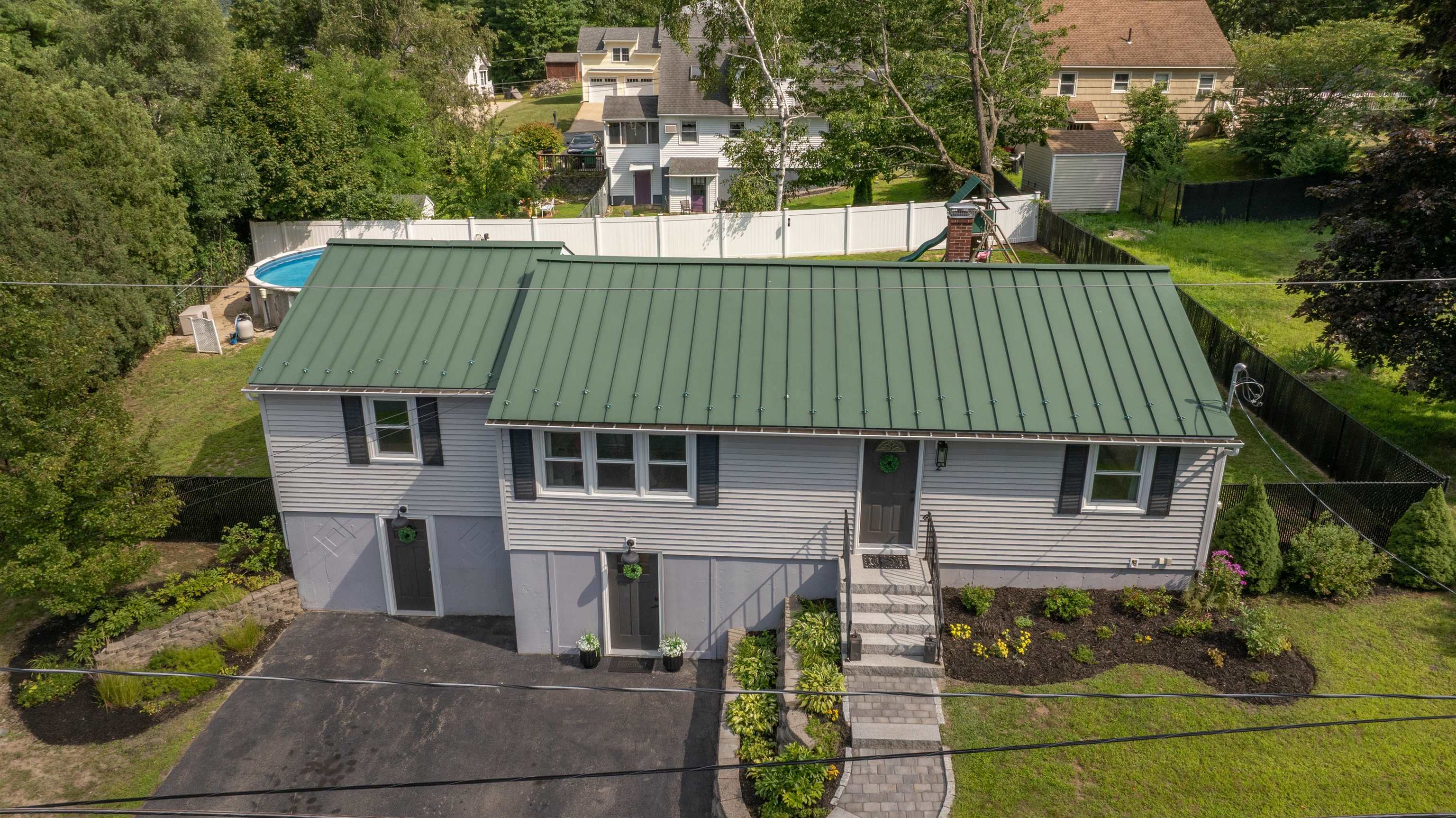2 Hereford Dr, Nashua, NH 03062