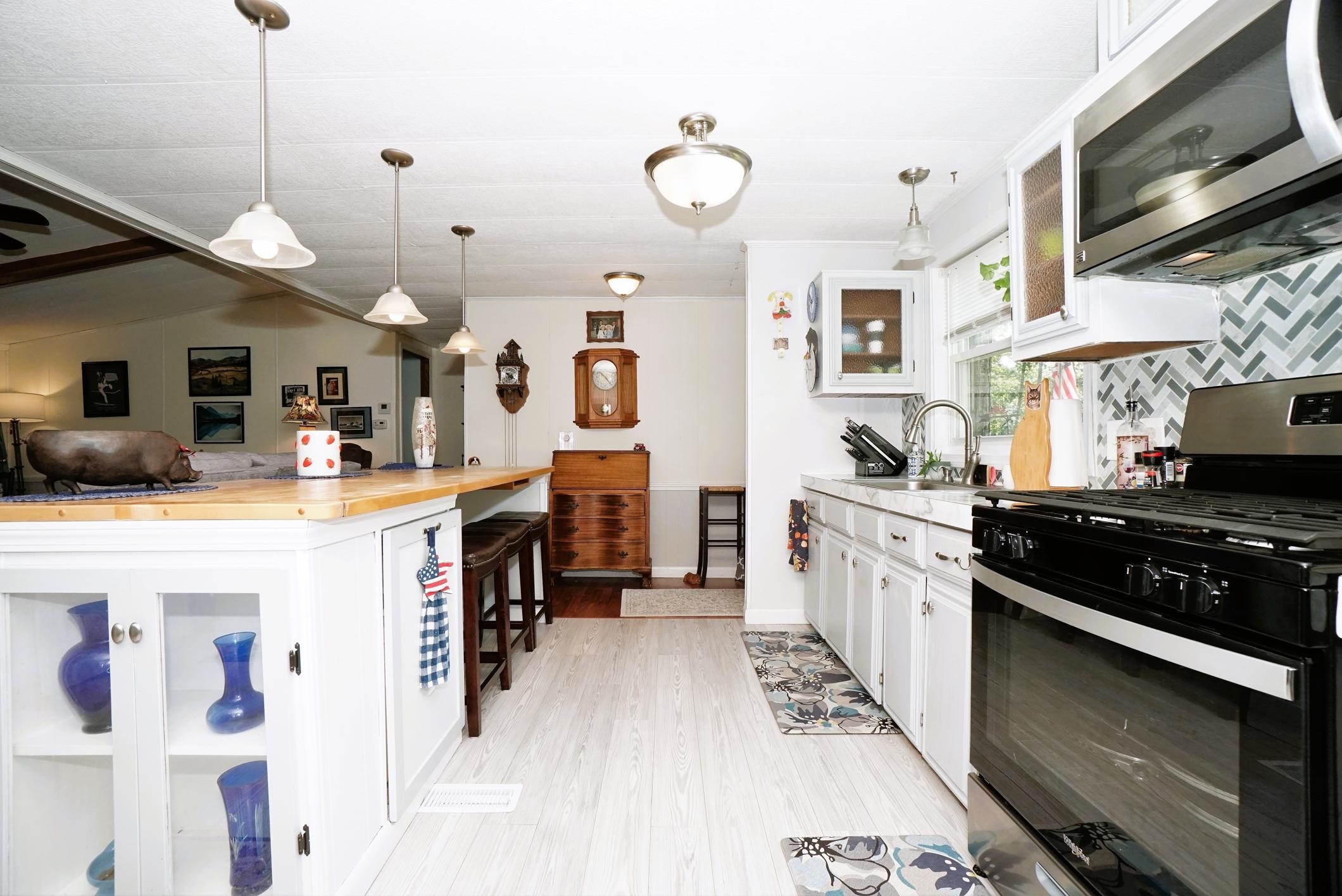 11 Rim Rd, Danville, NH 03819