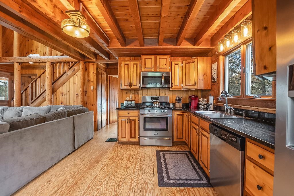 86 Smith Point Rd, Alton, NH 03810