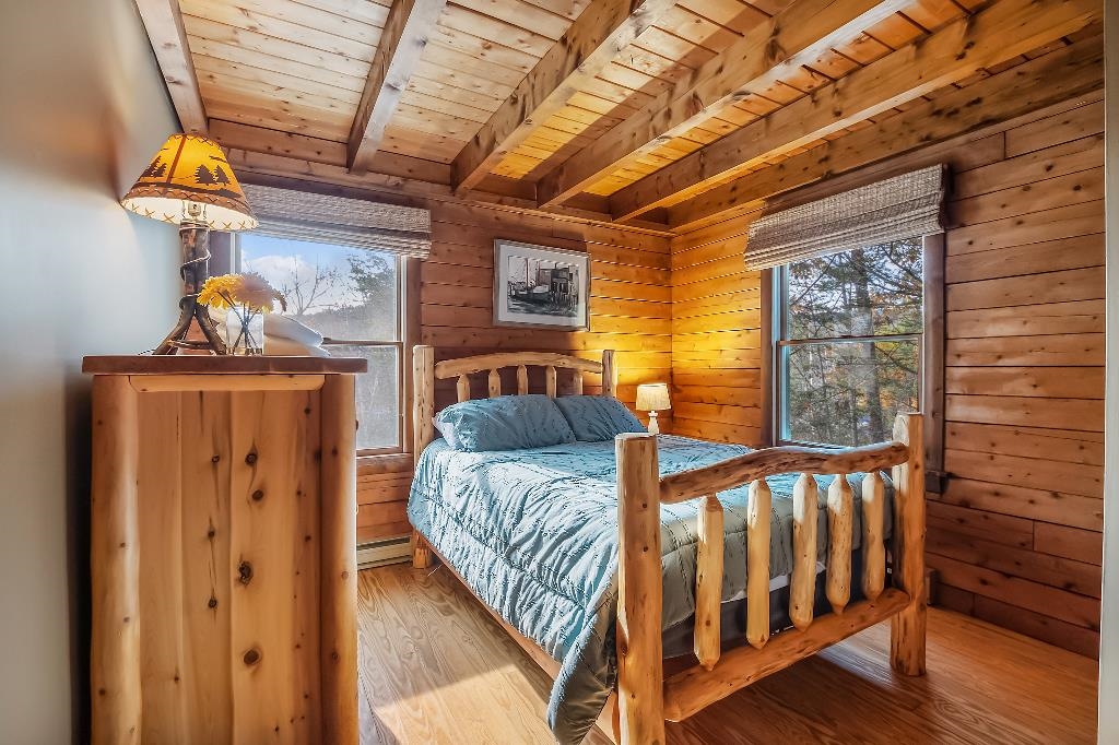 86 Smith Point Rd, Alton, NH 03810
