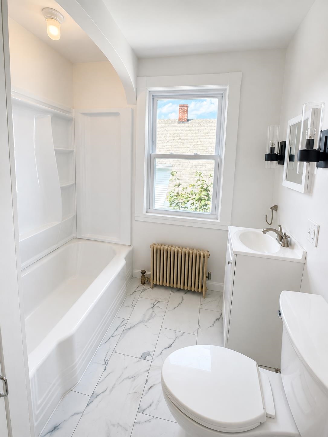 43 Hosley St, Manchester, NH 03103