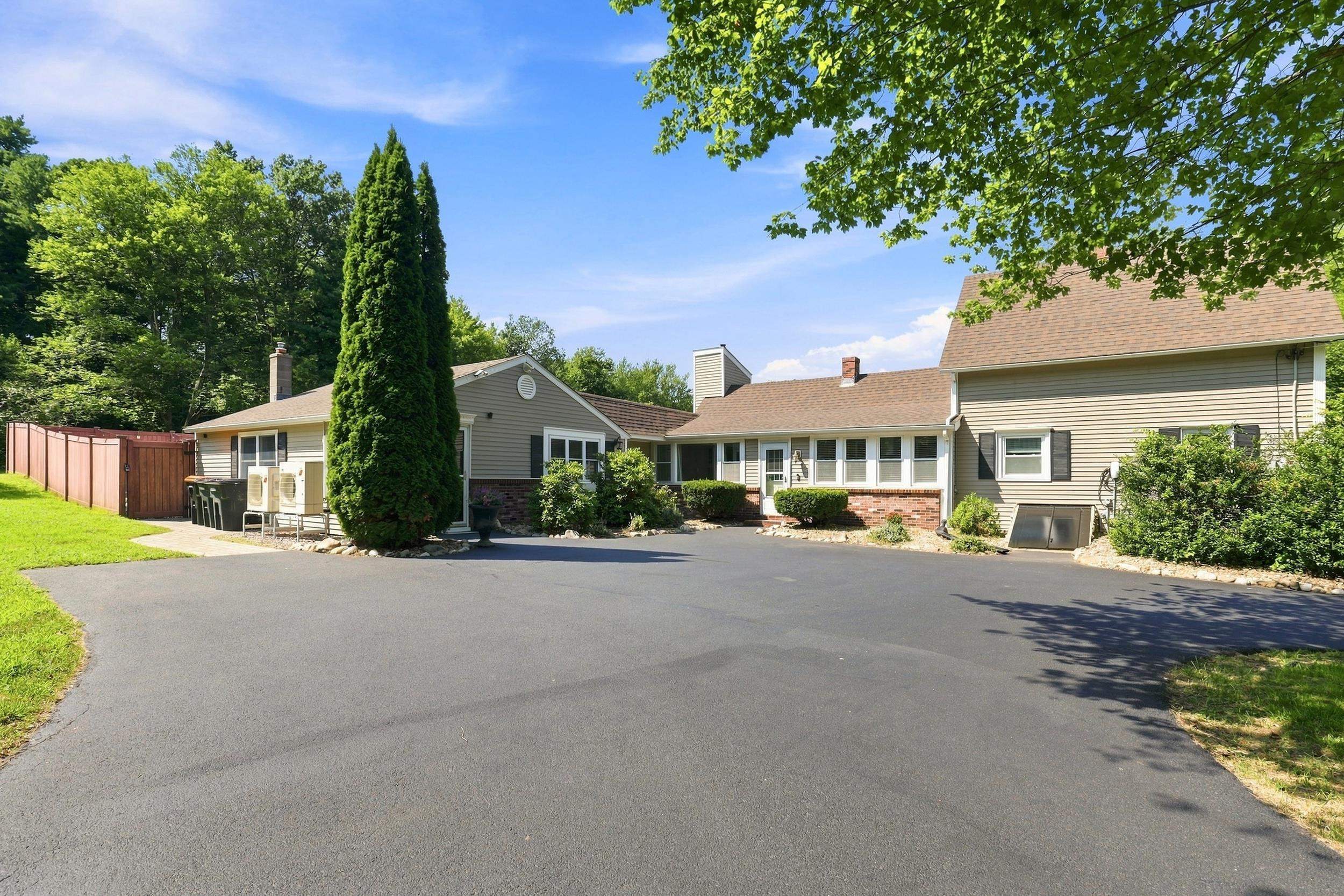 79 Dearborn Rd, Auburn, NH 03032