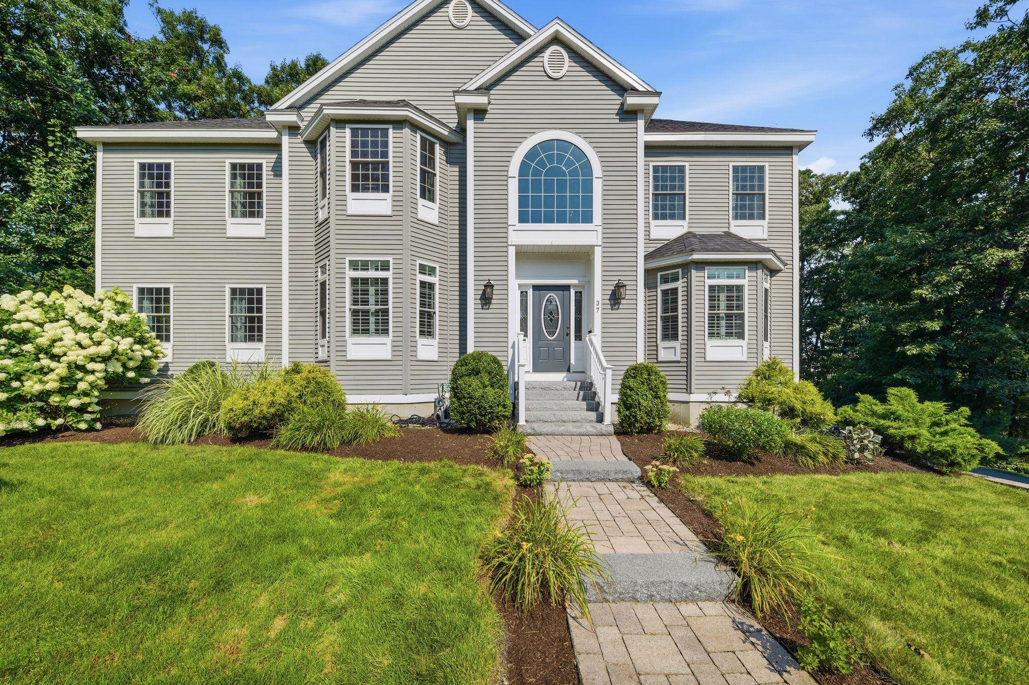 37 Sheffield St, Windham, NH 03087