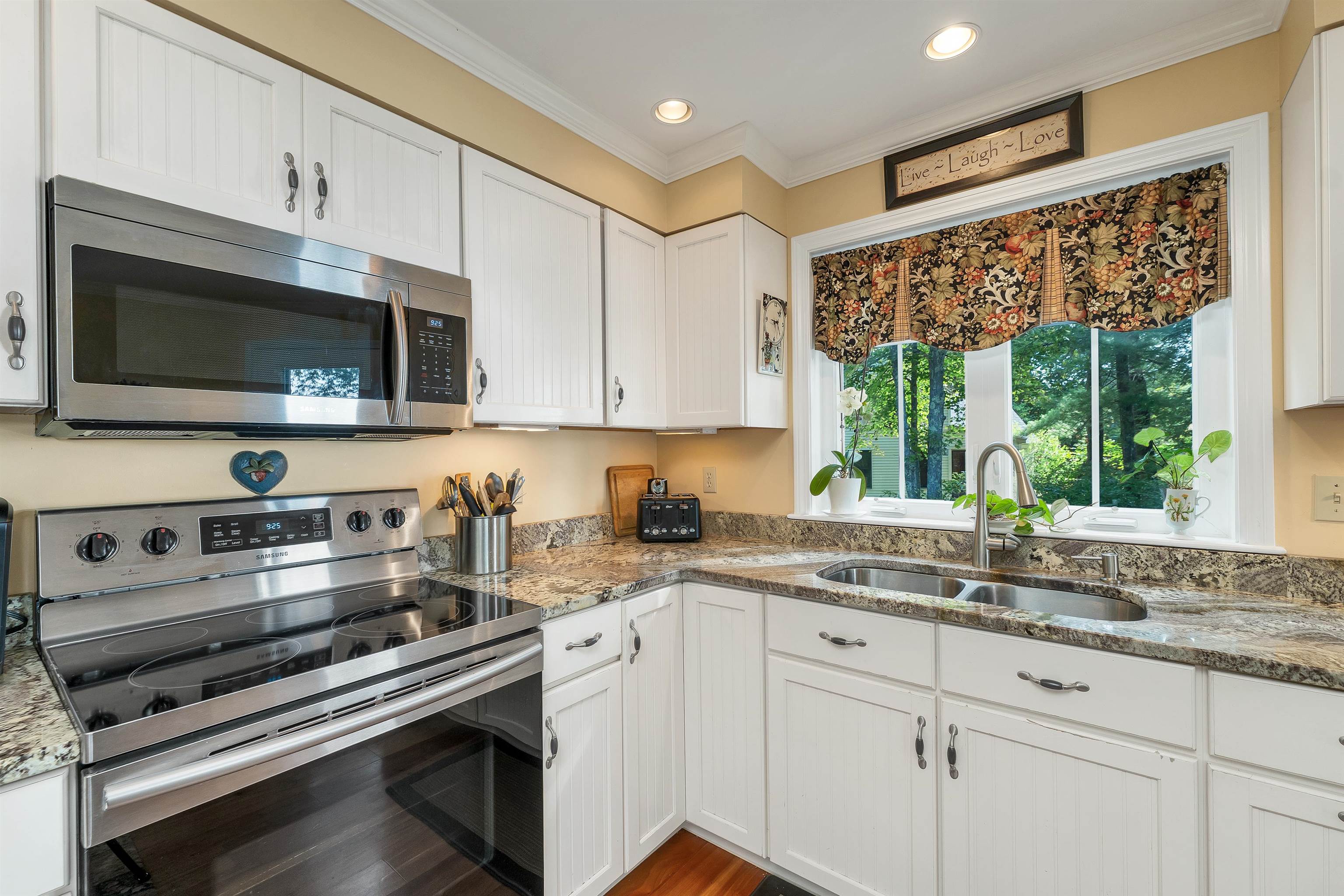 26 Gillis Ln, Barnstead, NH 03225