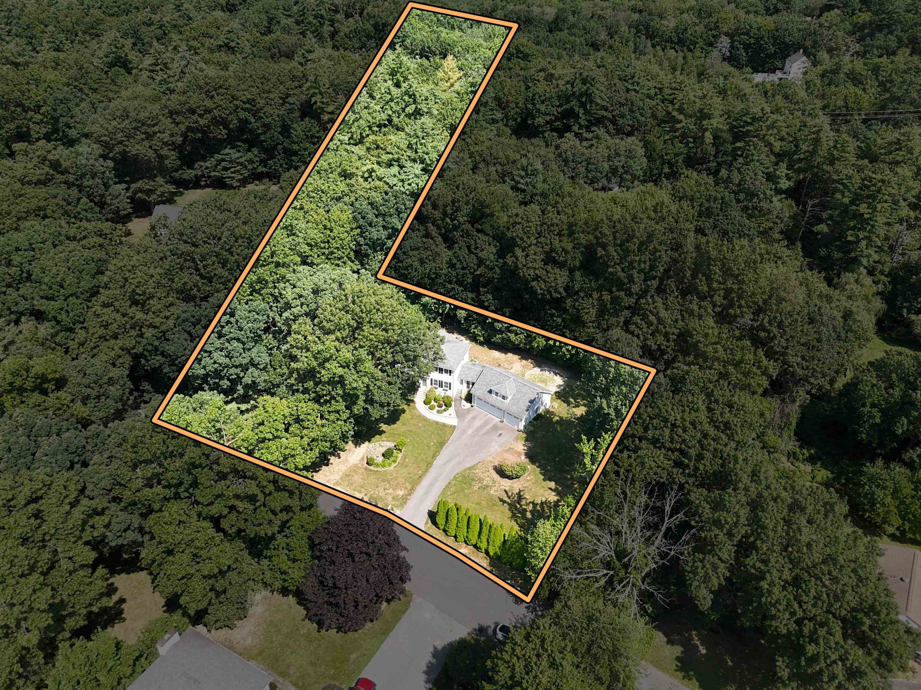 12 Meadow Ln, Salem, NH 03079