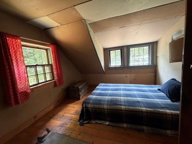 34 Blake Rd, Weare, NH 03281