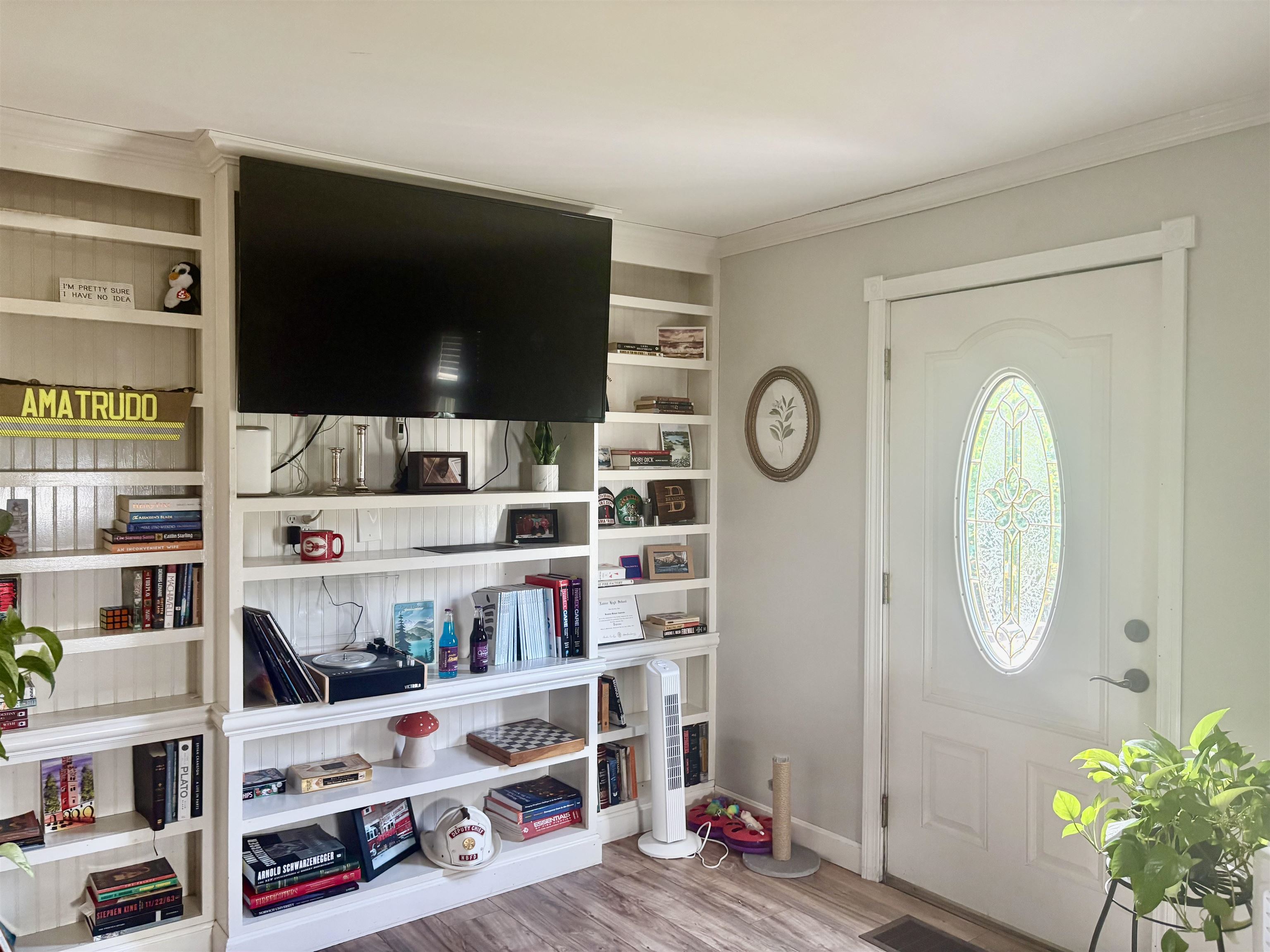 Book Shelves 25993577