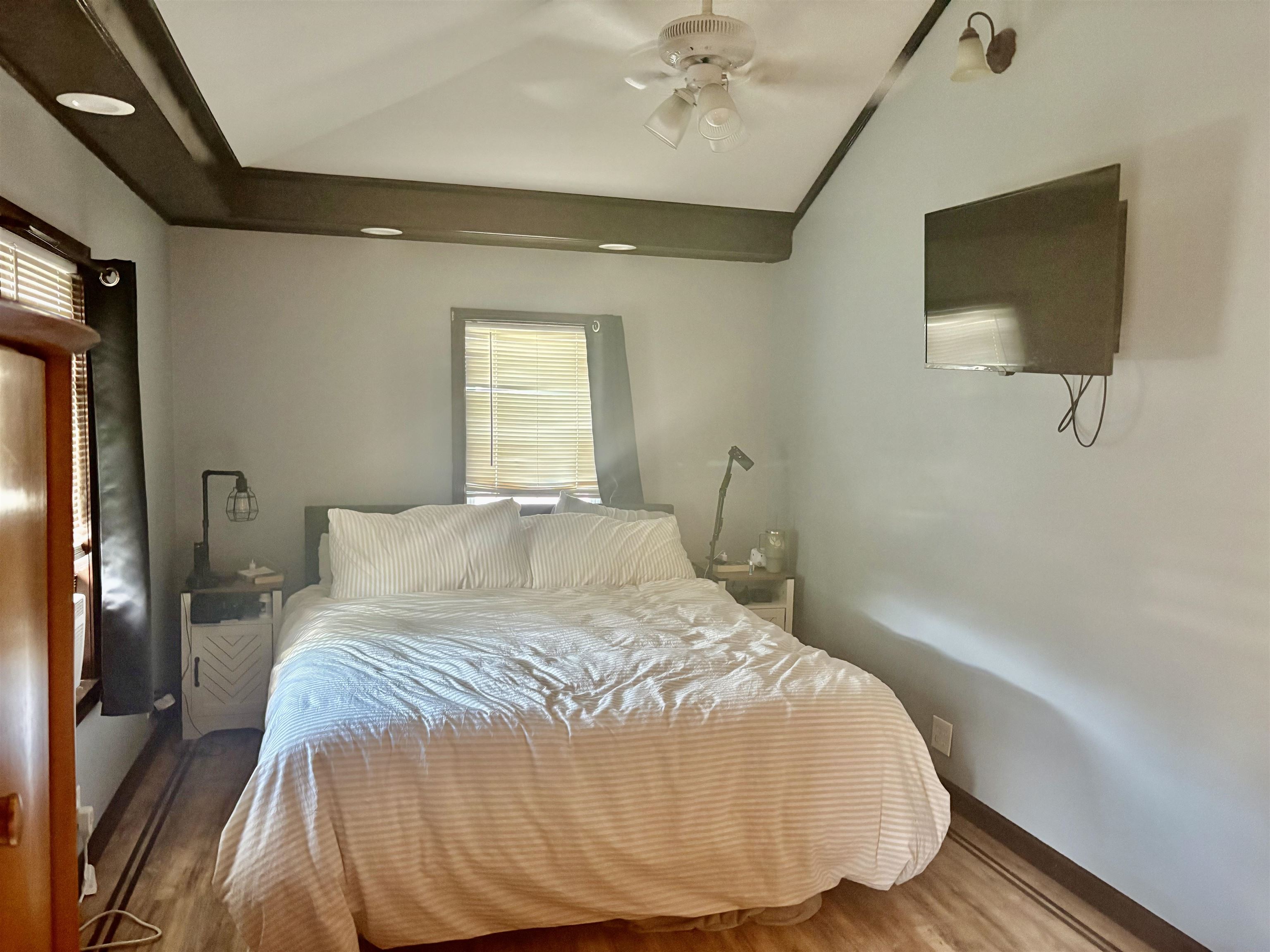 Primary Bedroom 25993562