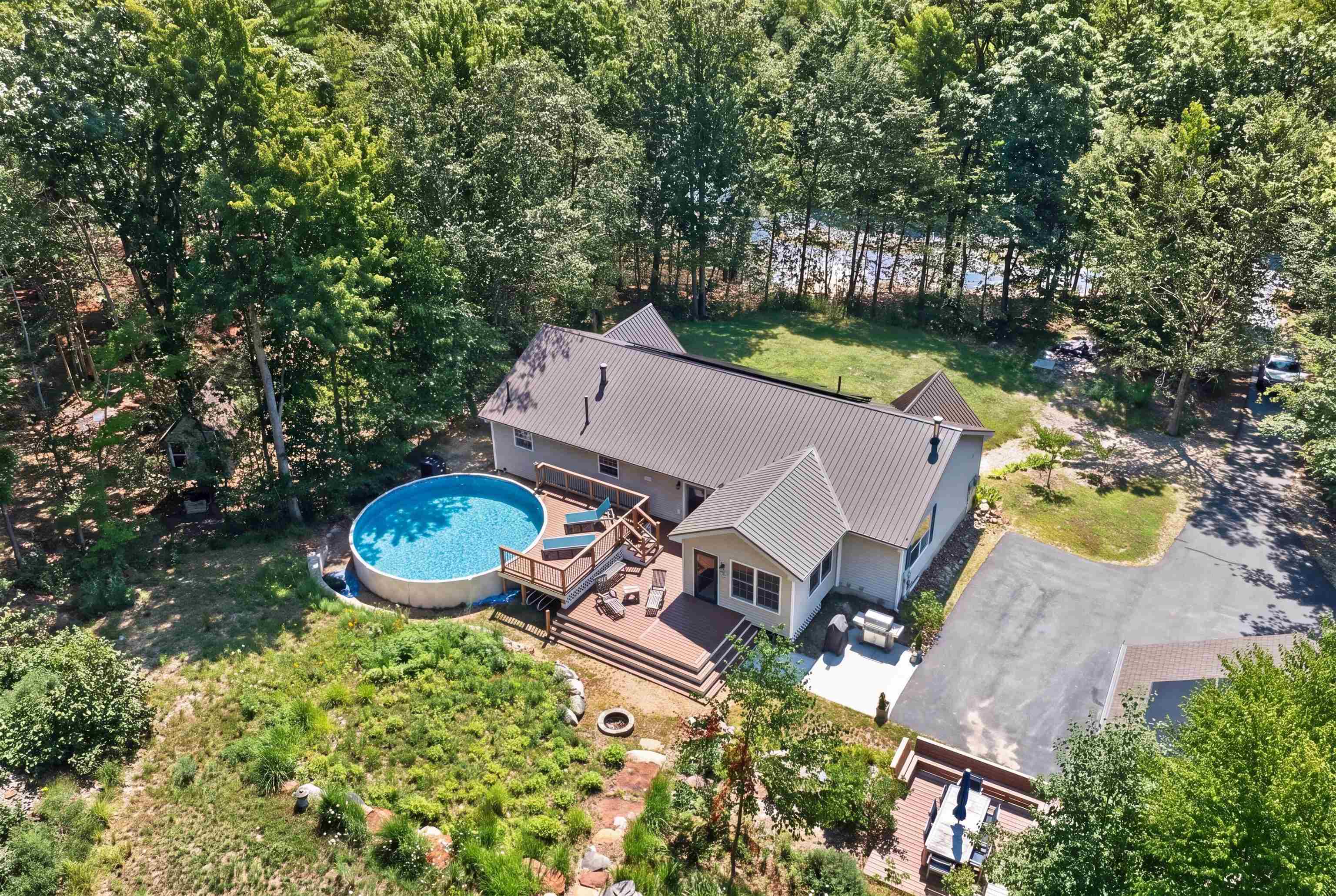 40 Brienne Rd, New Durham, NH 03855