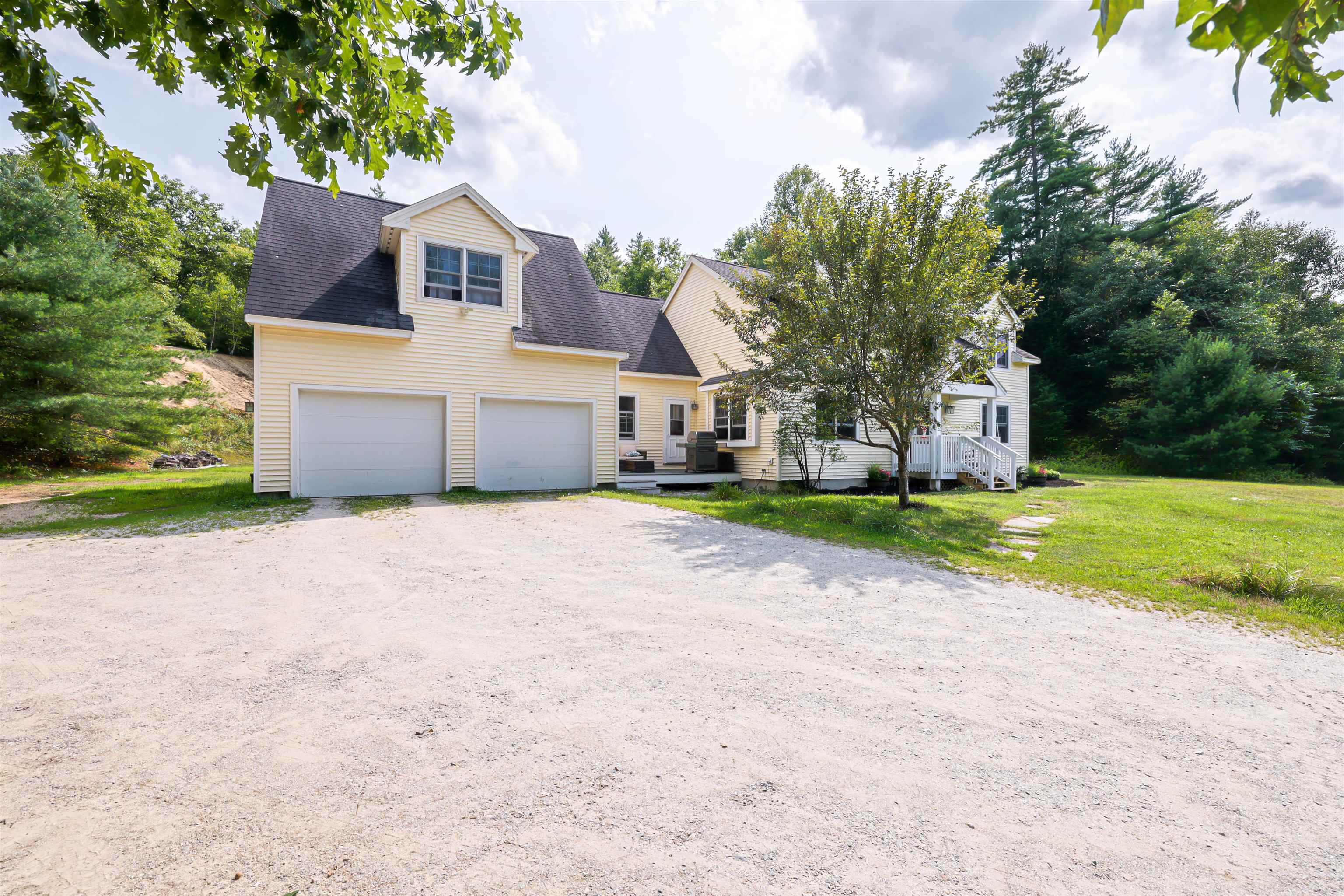 53 Buzzell Hill Rd, Weare, NH 03281