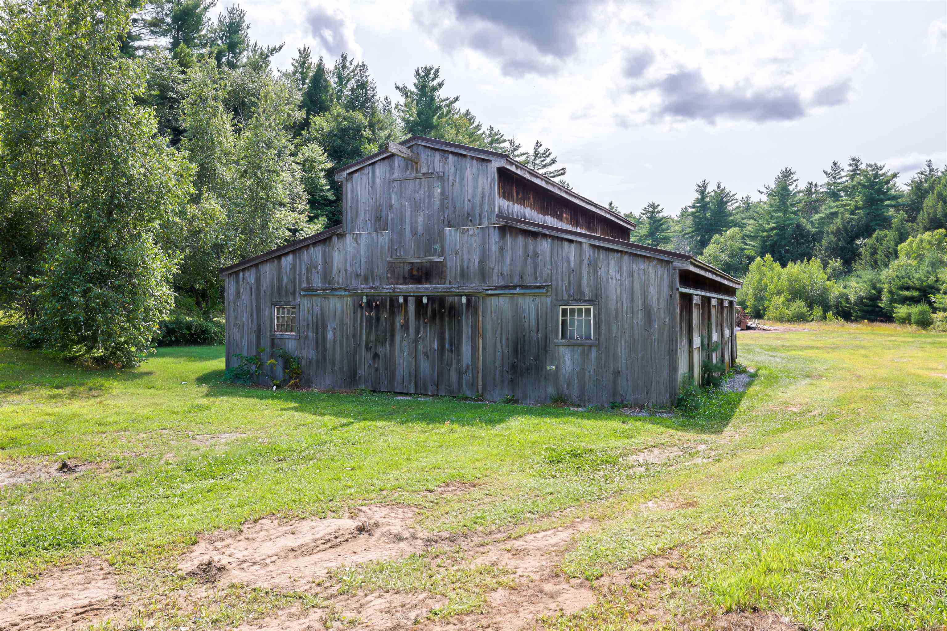 53 Buzzell Hill Rd, Weare, NH 03281