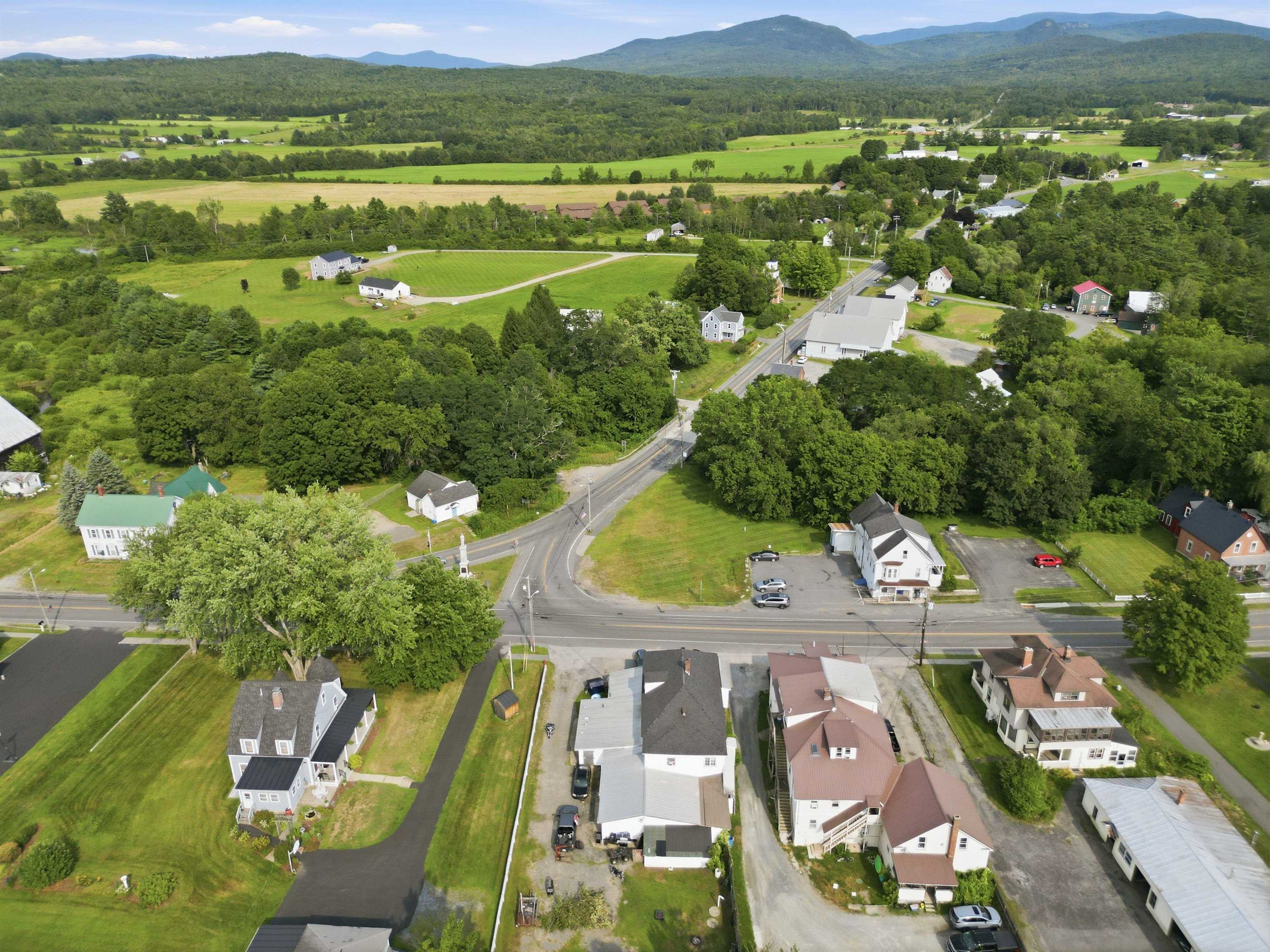 2743 Dartmouth College Hw, Haverhill, NH 03774