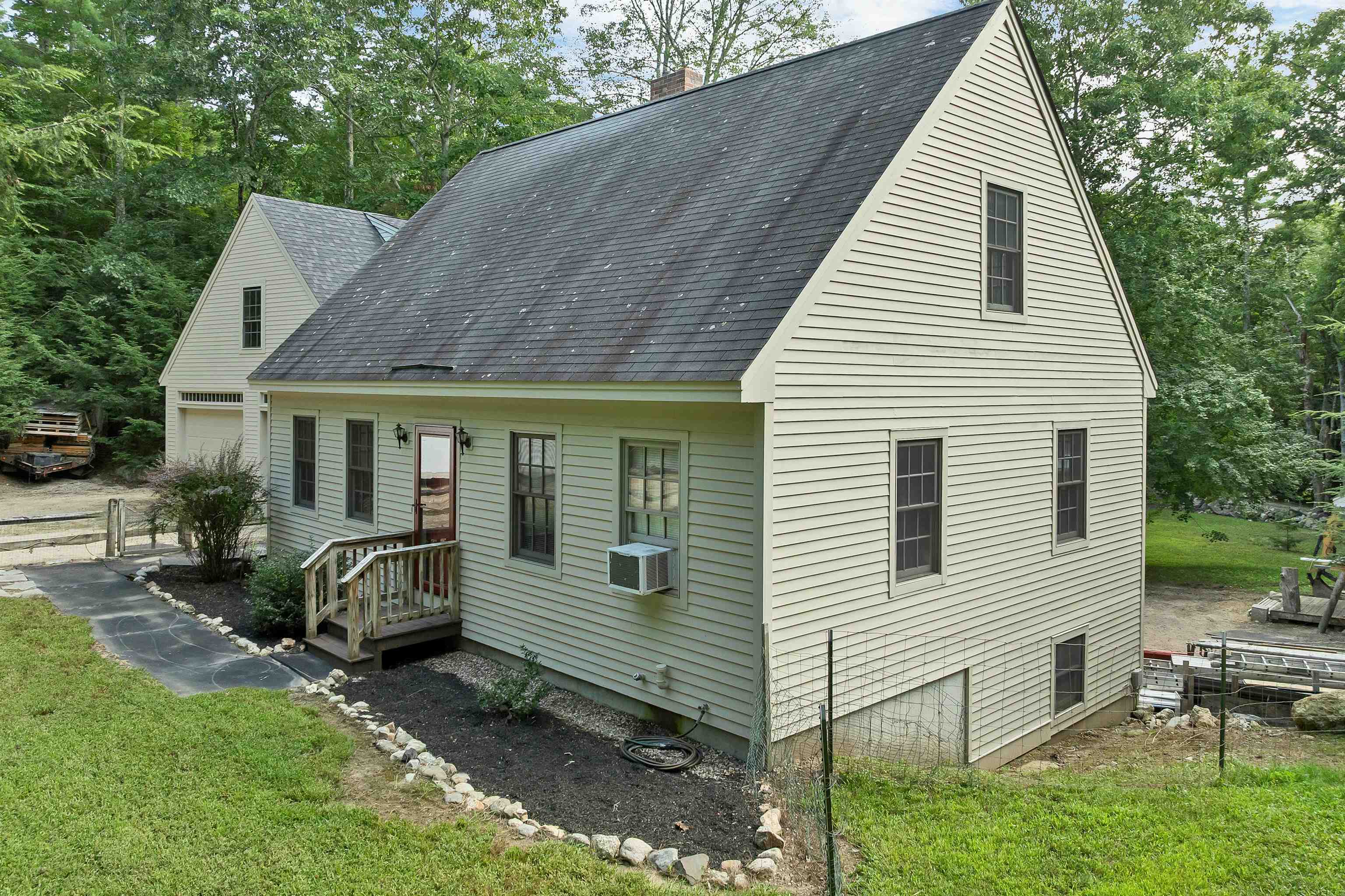 26 Country View Dr, Raymond, NH 03077