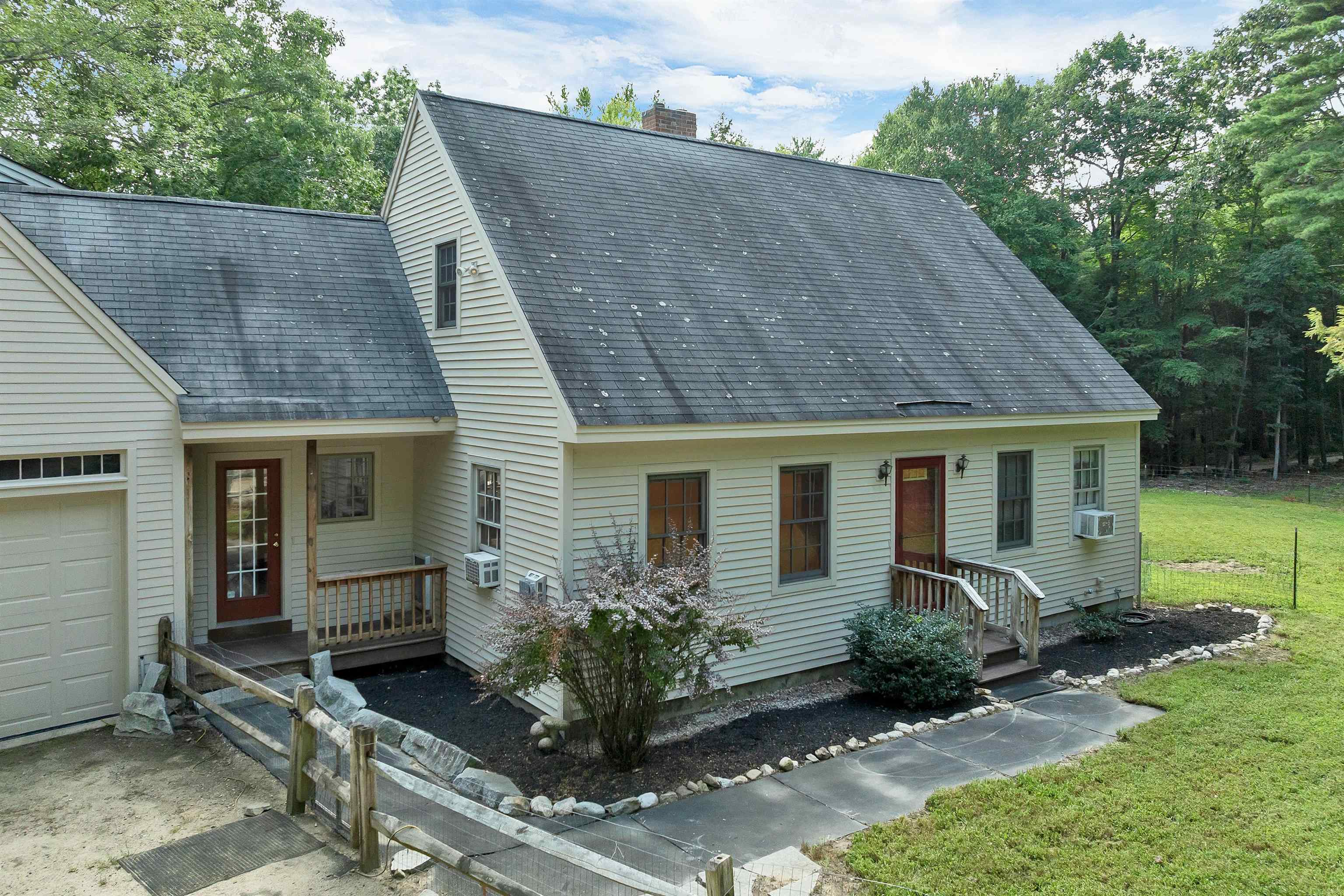 26 Country View Dr, Raymond, NH 03077