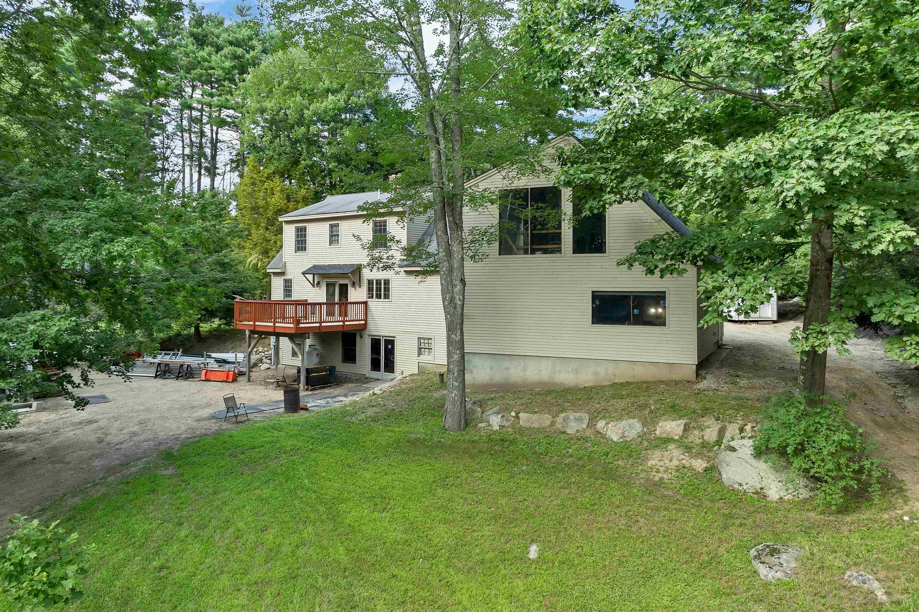 26 Country View Dr, Raymond, NH 03077