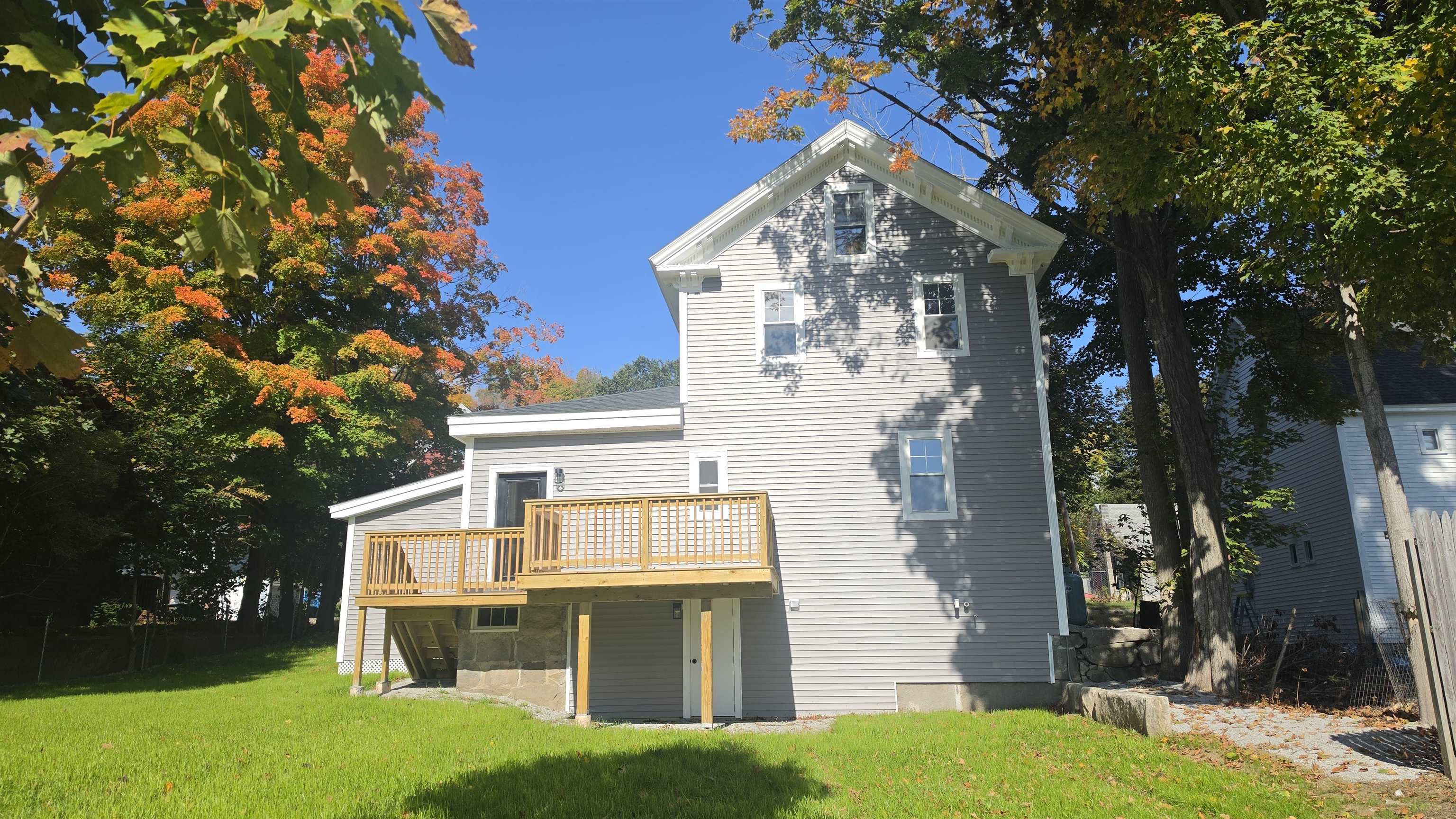 Photo 3 of Single family home for sale at 8 Courtland St, Farmington, NH 03835 | MLS# 5105023 | Listing updated on 2026-10-07