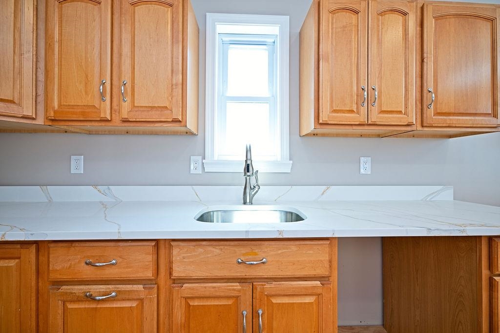 8 Courtland St, Farmington, NH 03835