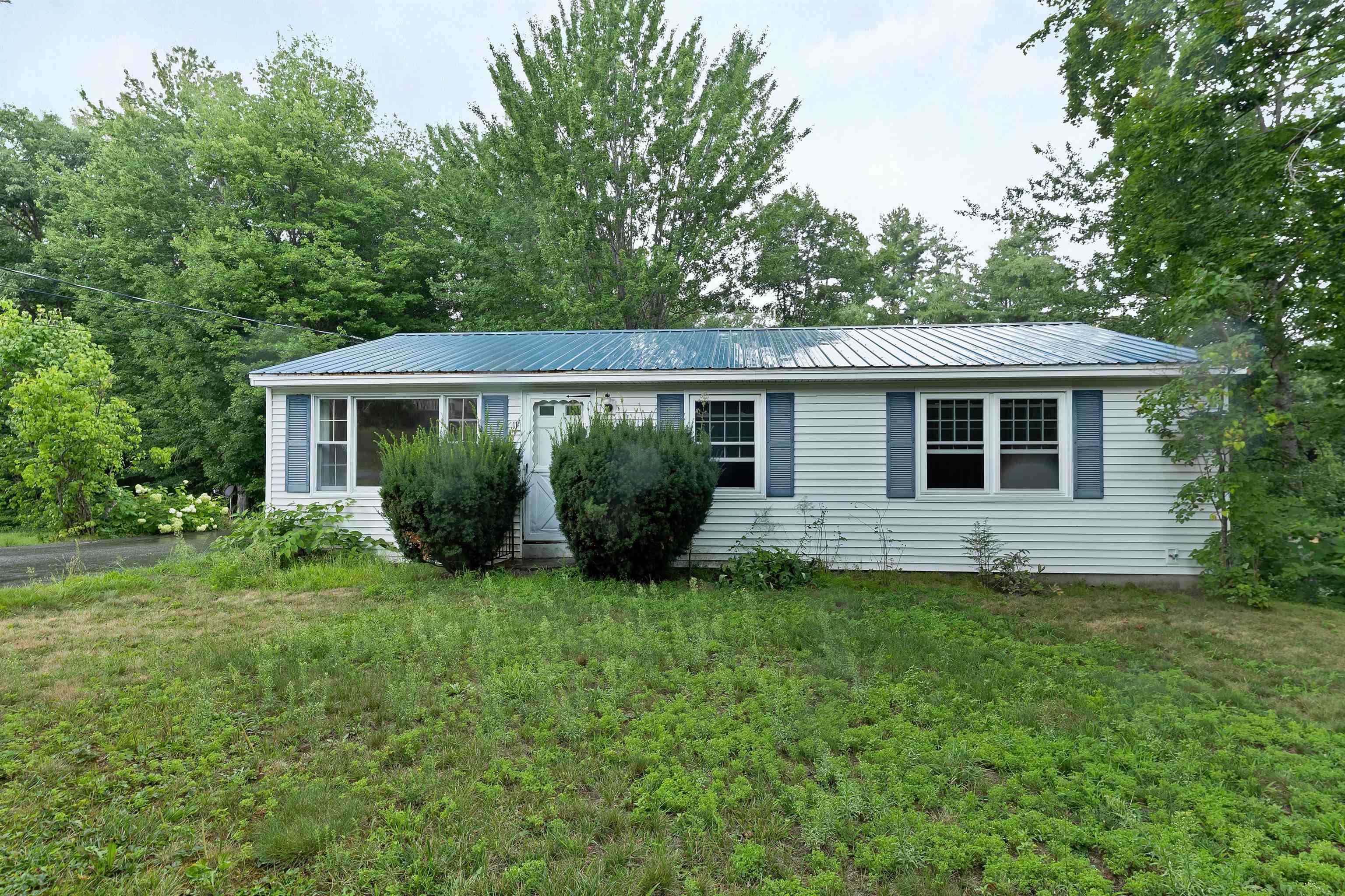 11 Massachusetts Ave, Meredith, NH 03253