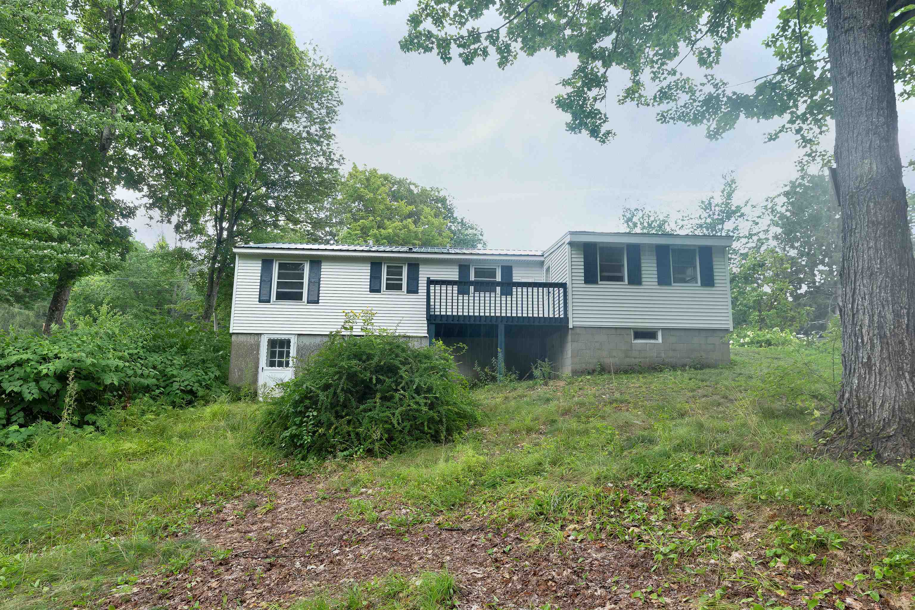 11 Massachusetts Ave, Meredith, NH 03253