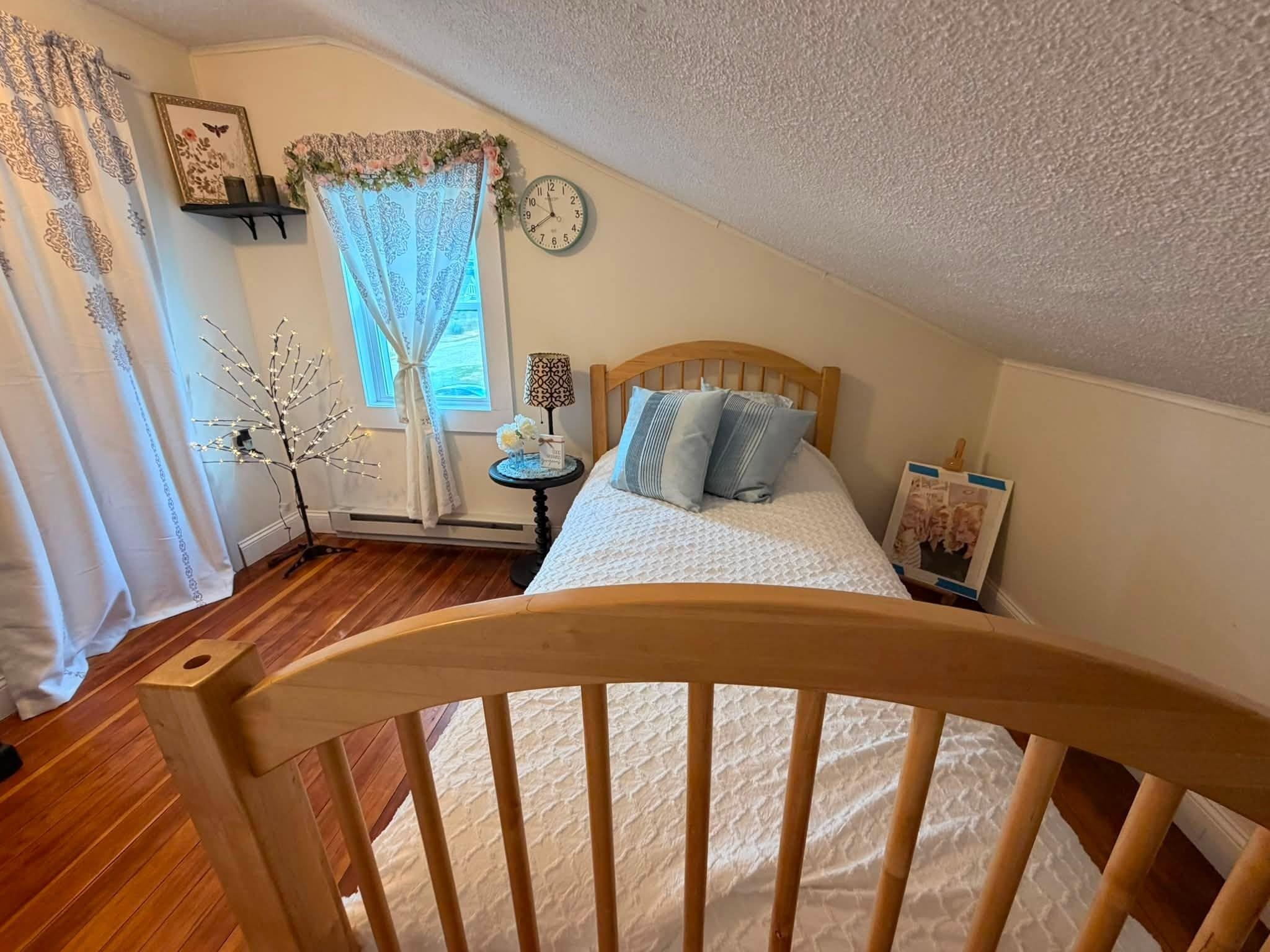 98 Maple St, Rochester, NH 03867
