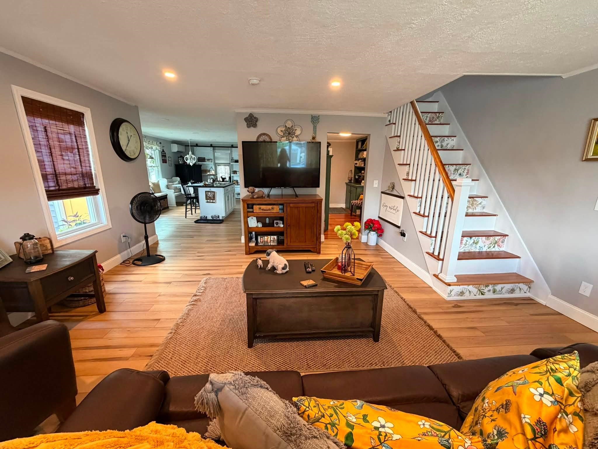 98 Maple St, Rochester, NH 03867