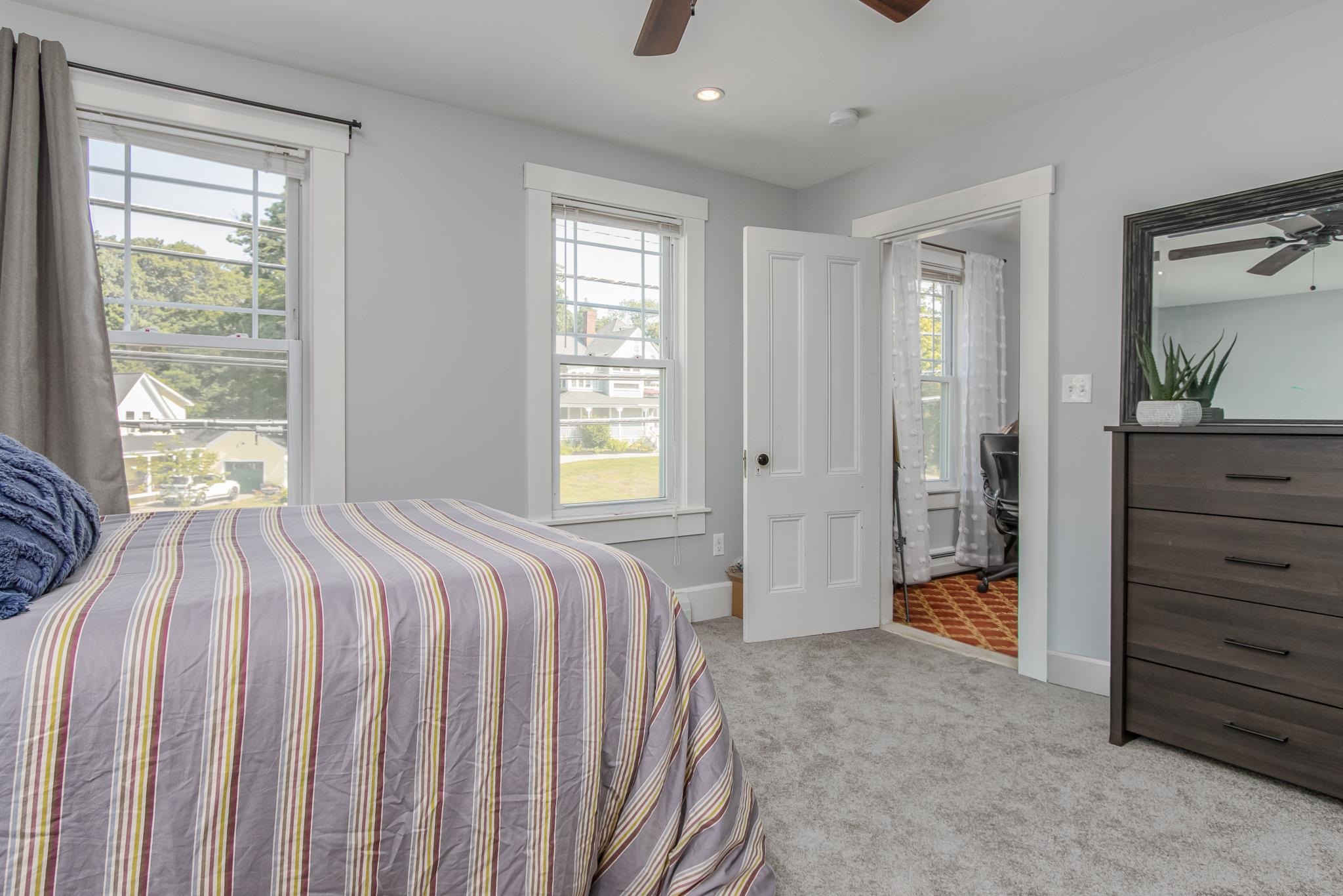 195 S Main St, Newmarket, NH 03857