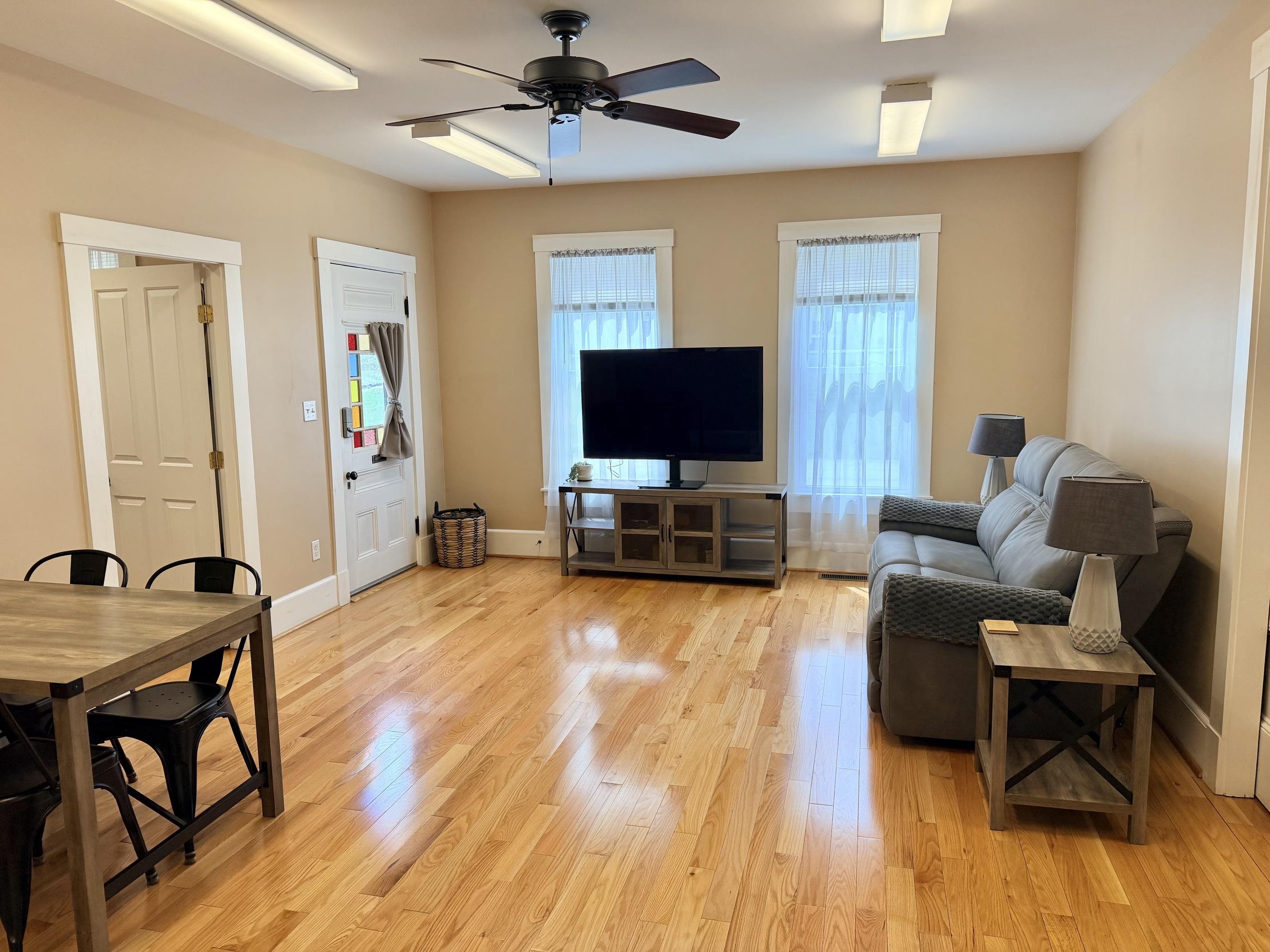 195 S Main St, Newmarket, NH 03857