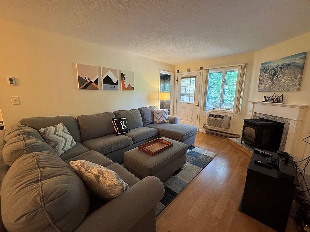 227 Main St #219, Lincoln, NH 03251
