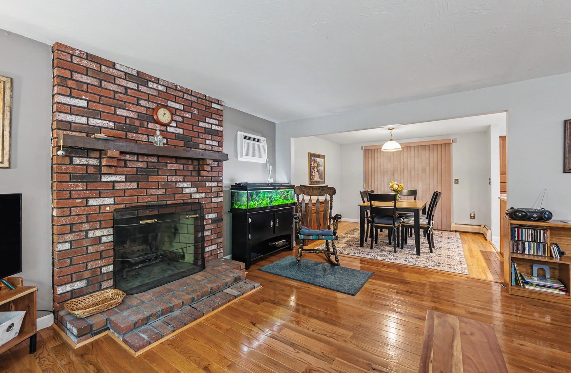 14 Tomahawk Dr, Merrimack, NH 03054