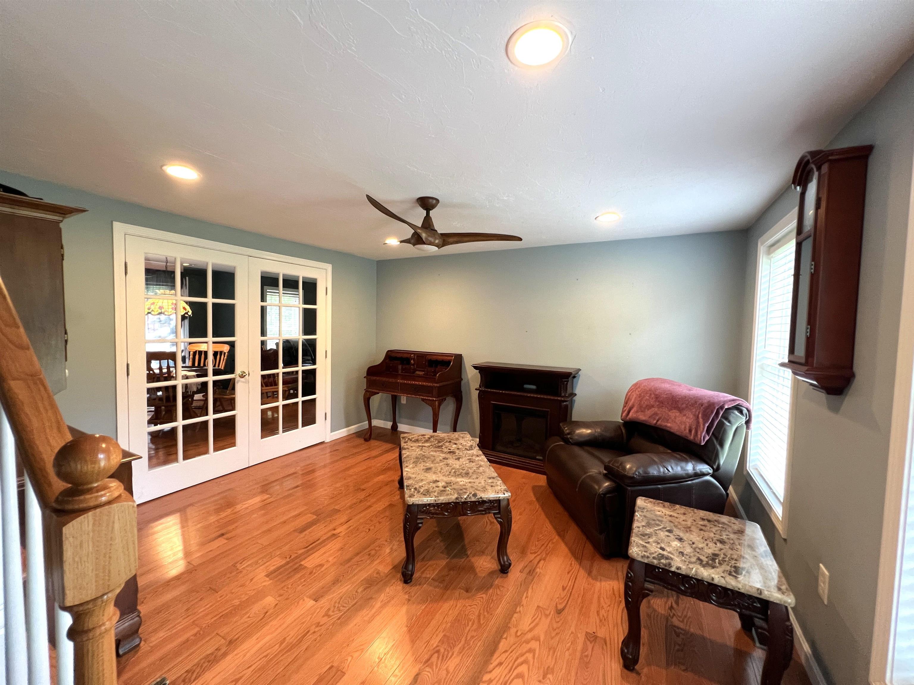 79 Sargent Rd, Sandown, NH 03873