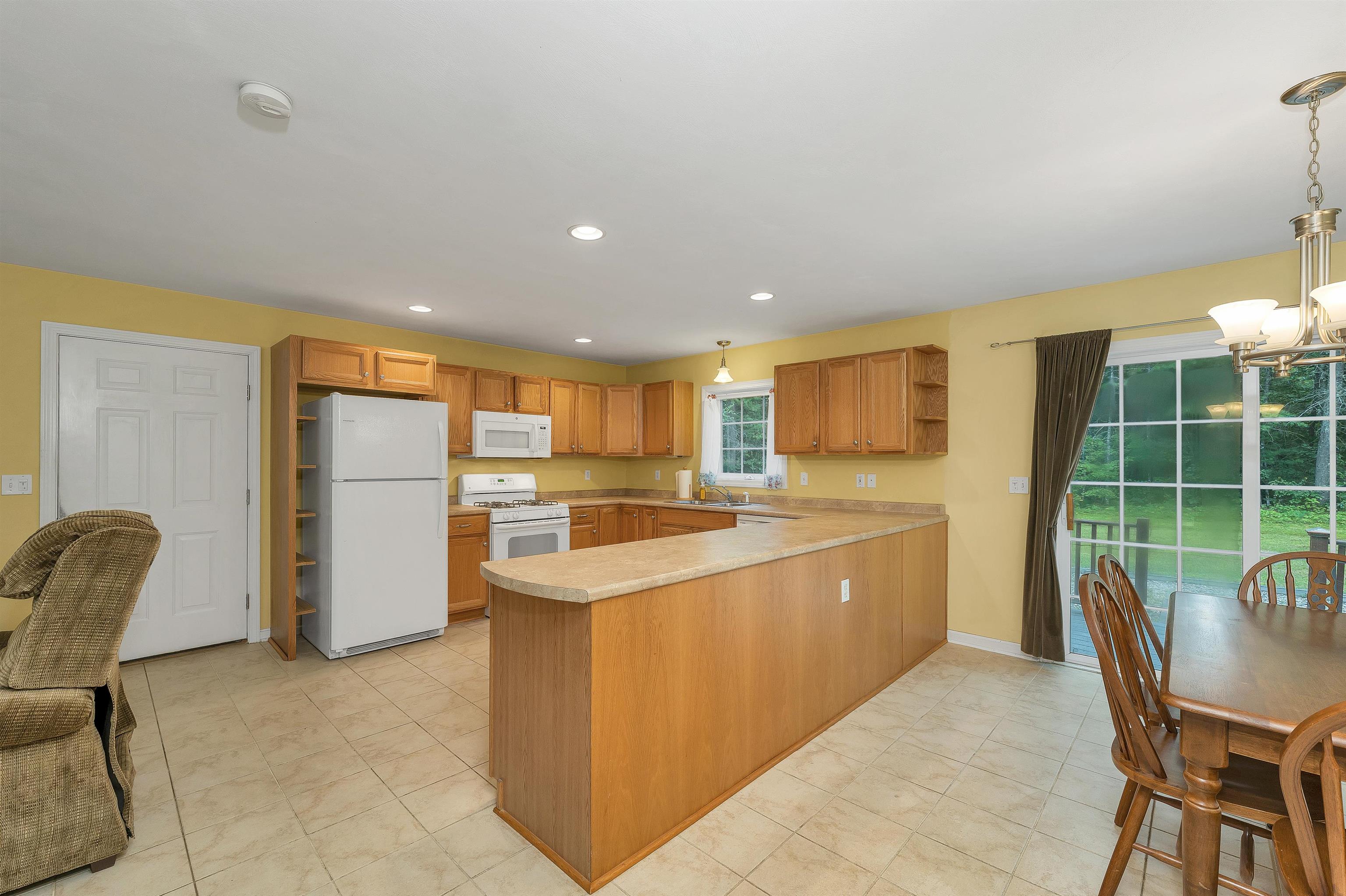 13 Blueberry Rd, Ossipee, NH 03814