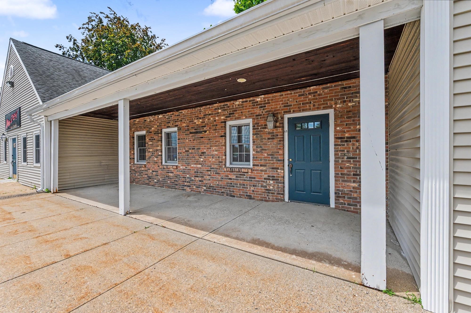 1A Commons Dr #2, Londonderry, NH 03053