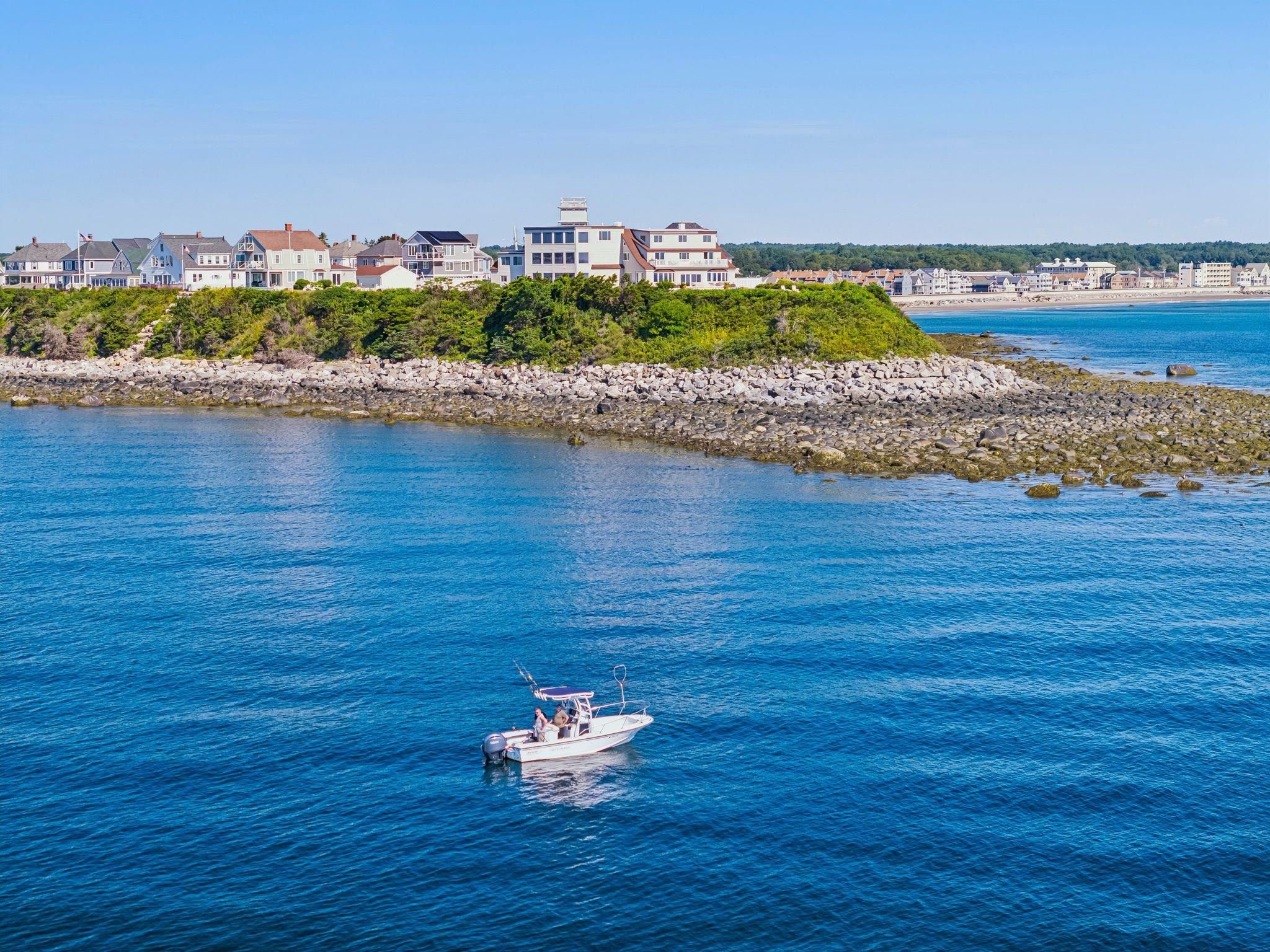 49 Dumas Ave, Hampton, NH 03842