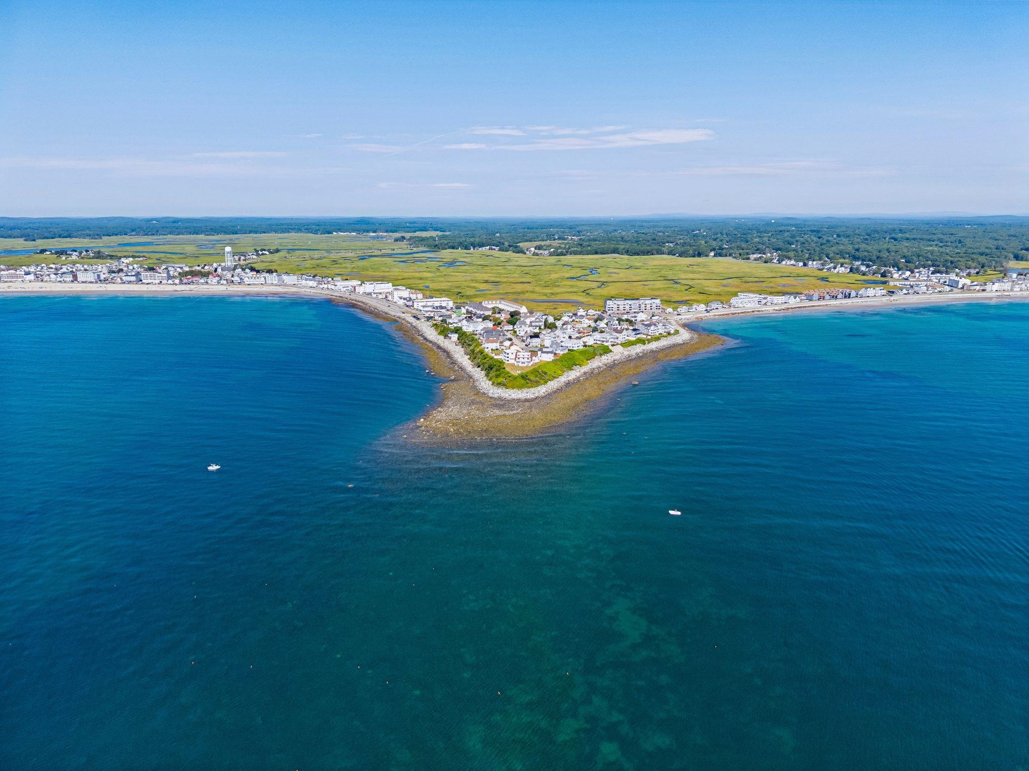 49 Dumas Ave, Hampton, NH 03842