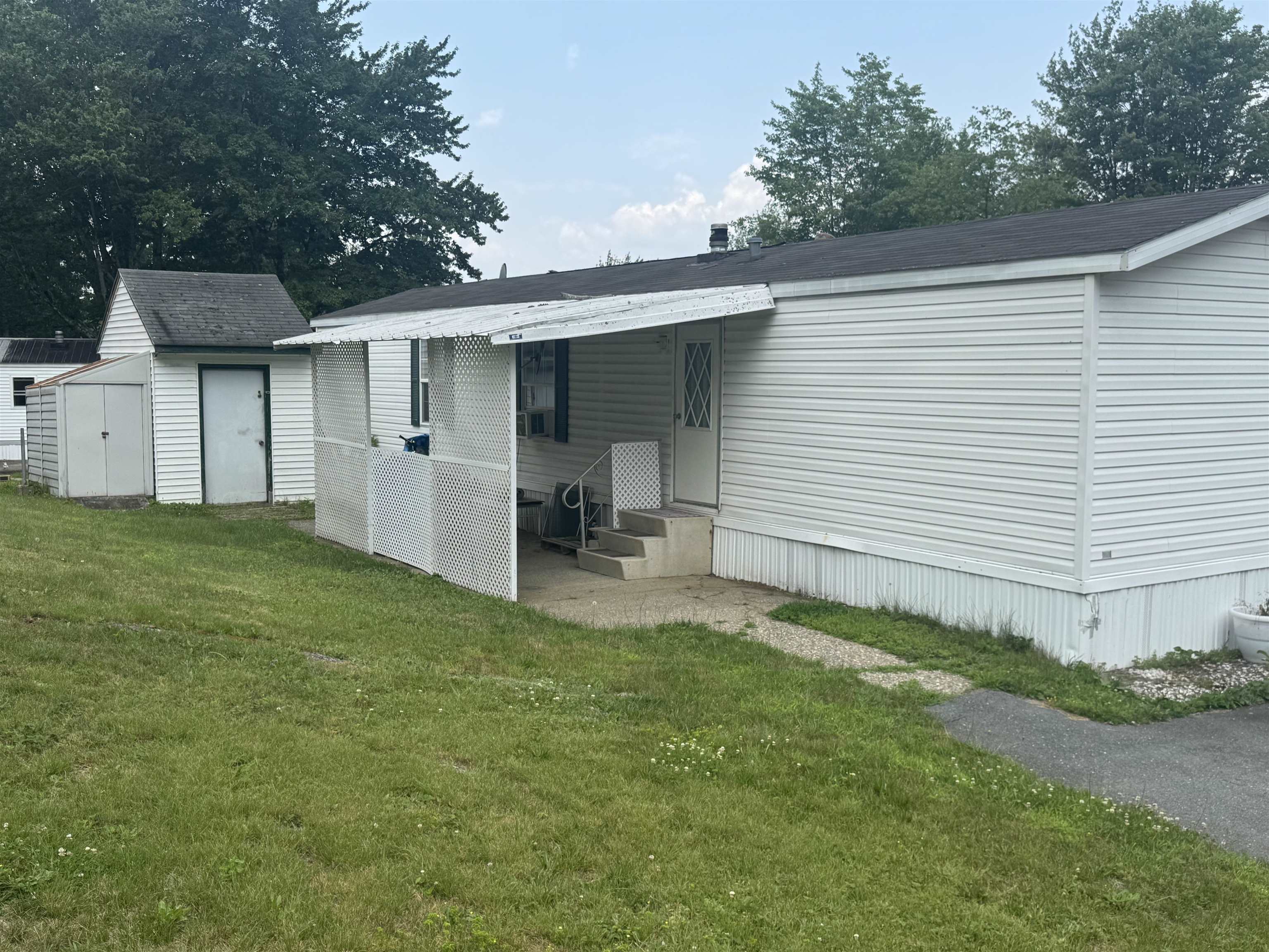 37 Hillside Dr, Charlestown, NH 03603