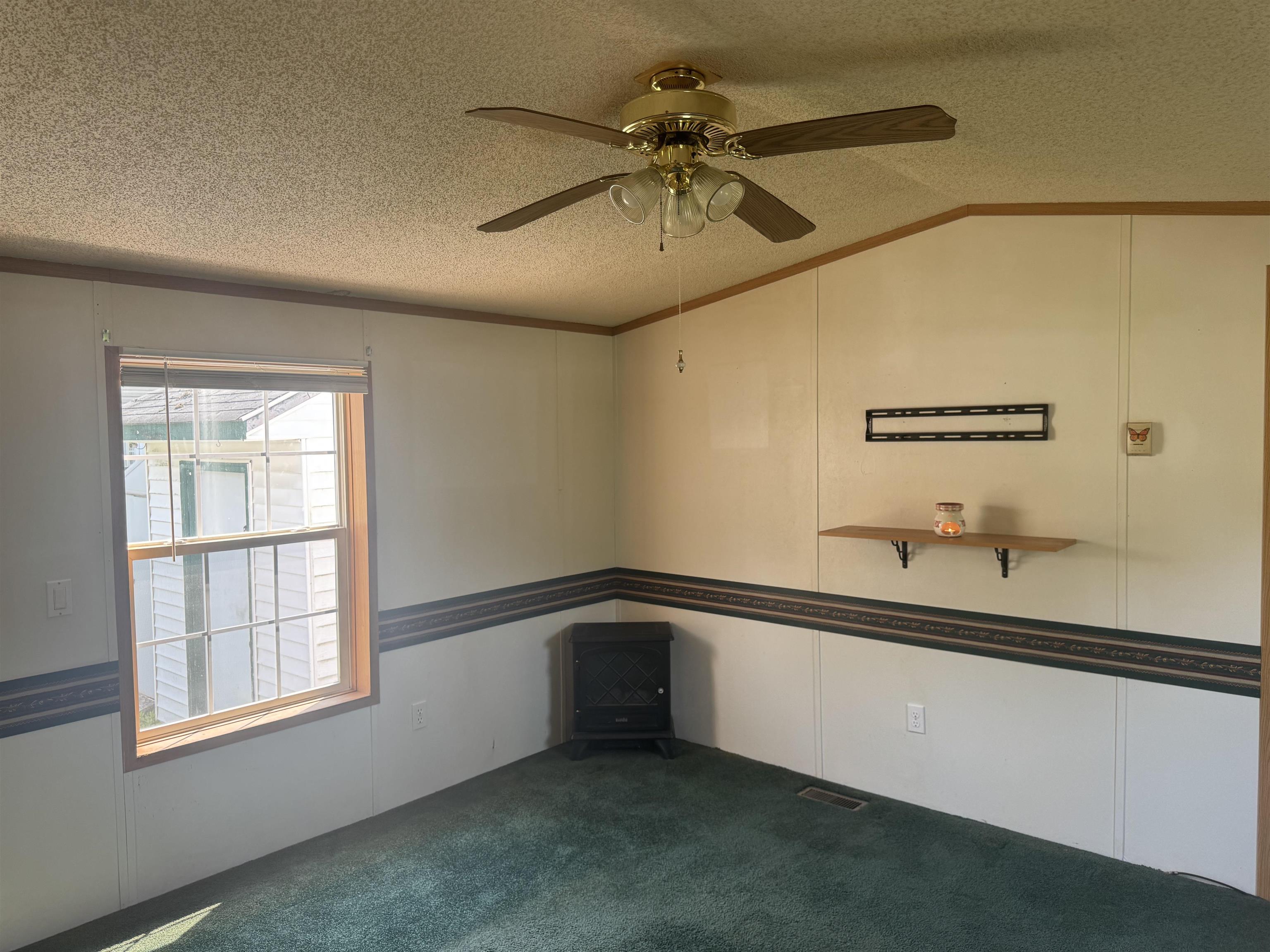 37 Hillside Dr, Charlestown, NH 03603