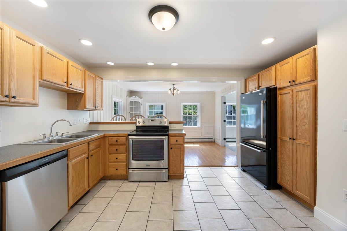 10 Cottage St, Exeter, NH 03833