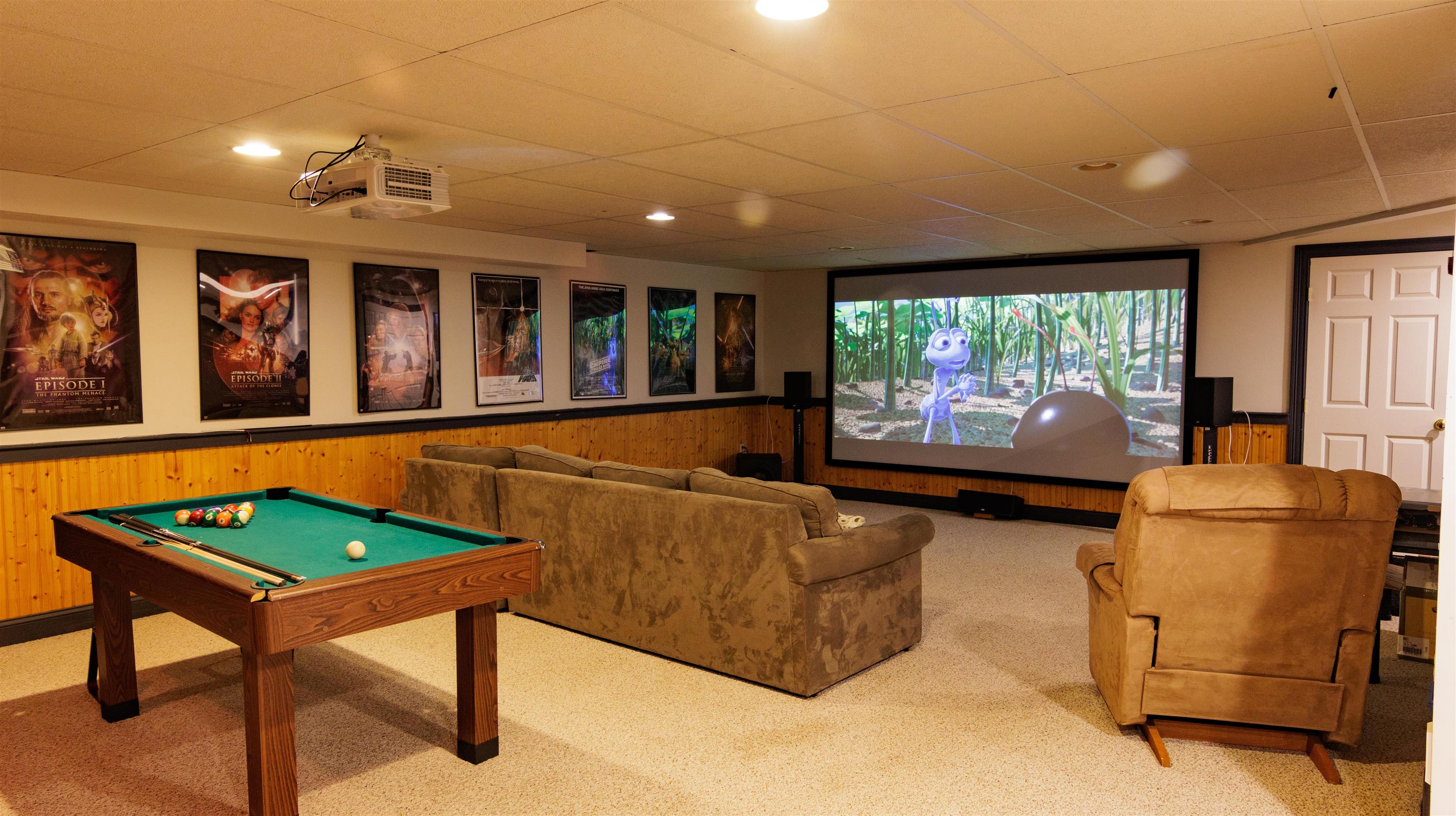 Playroom Basement 26003085