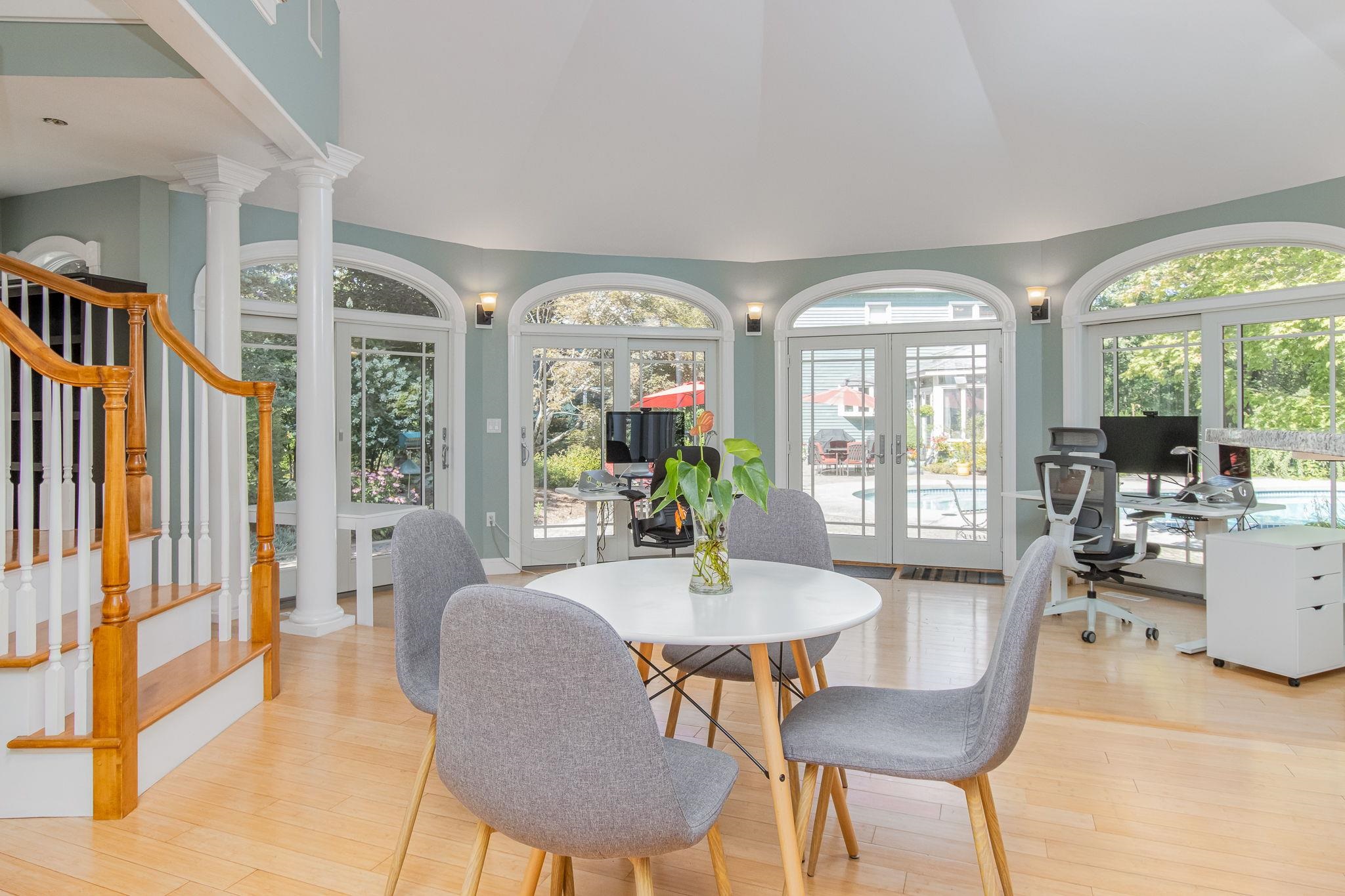 Dining Area Pool House 26002548