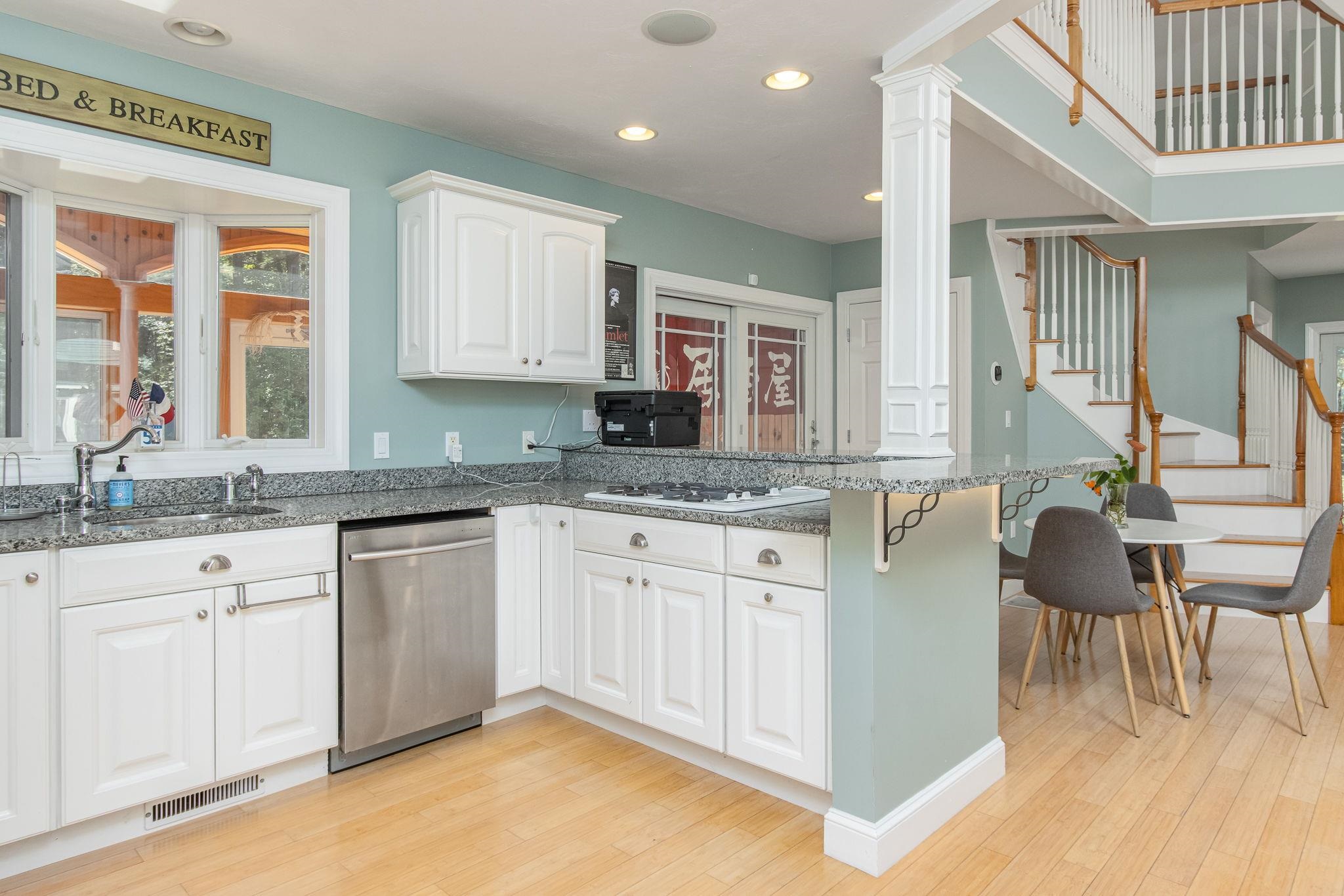 Kitchen Pool House 26002550