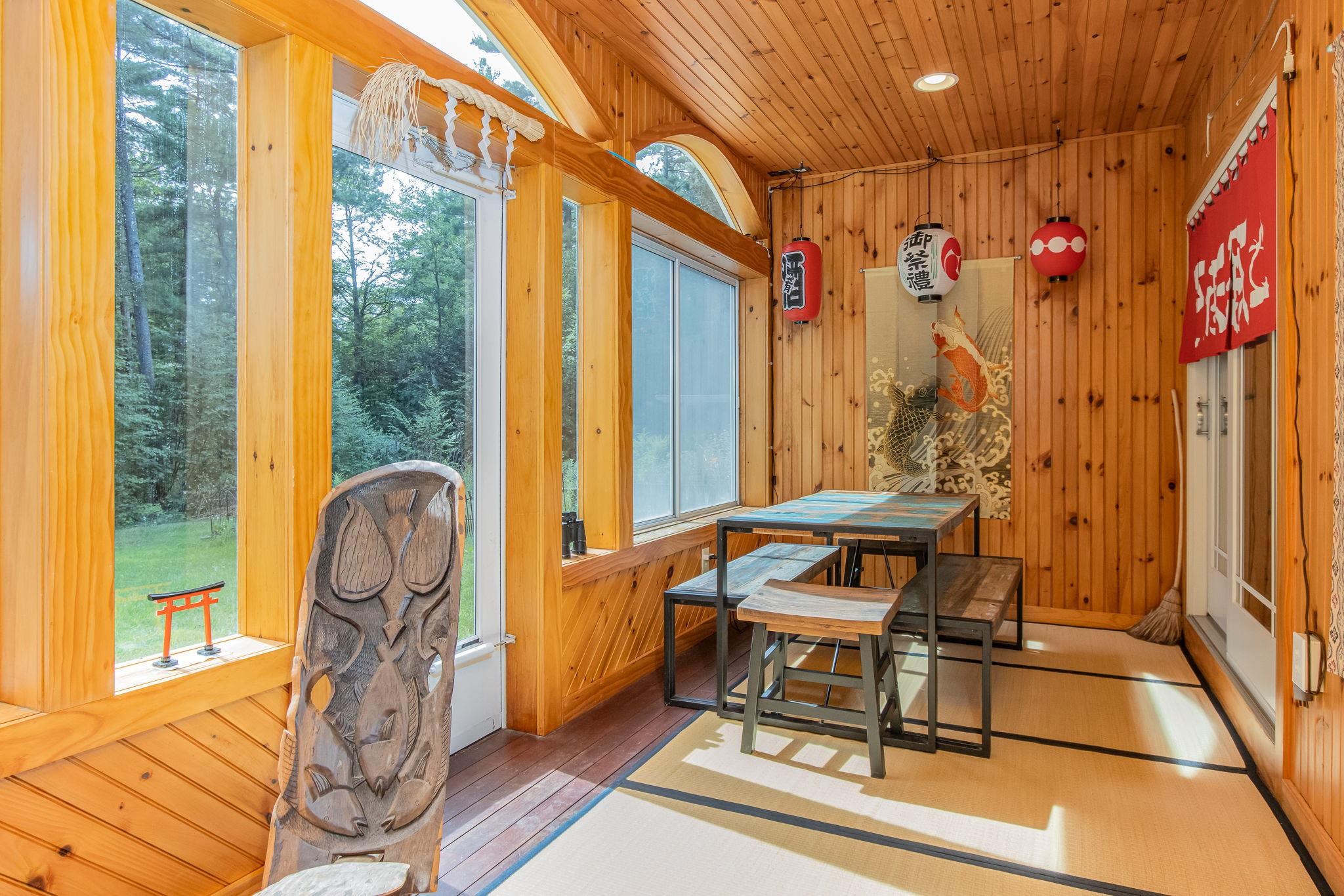 Sunroom Pool House 26002554