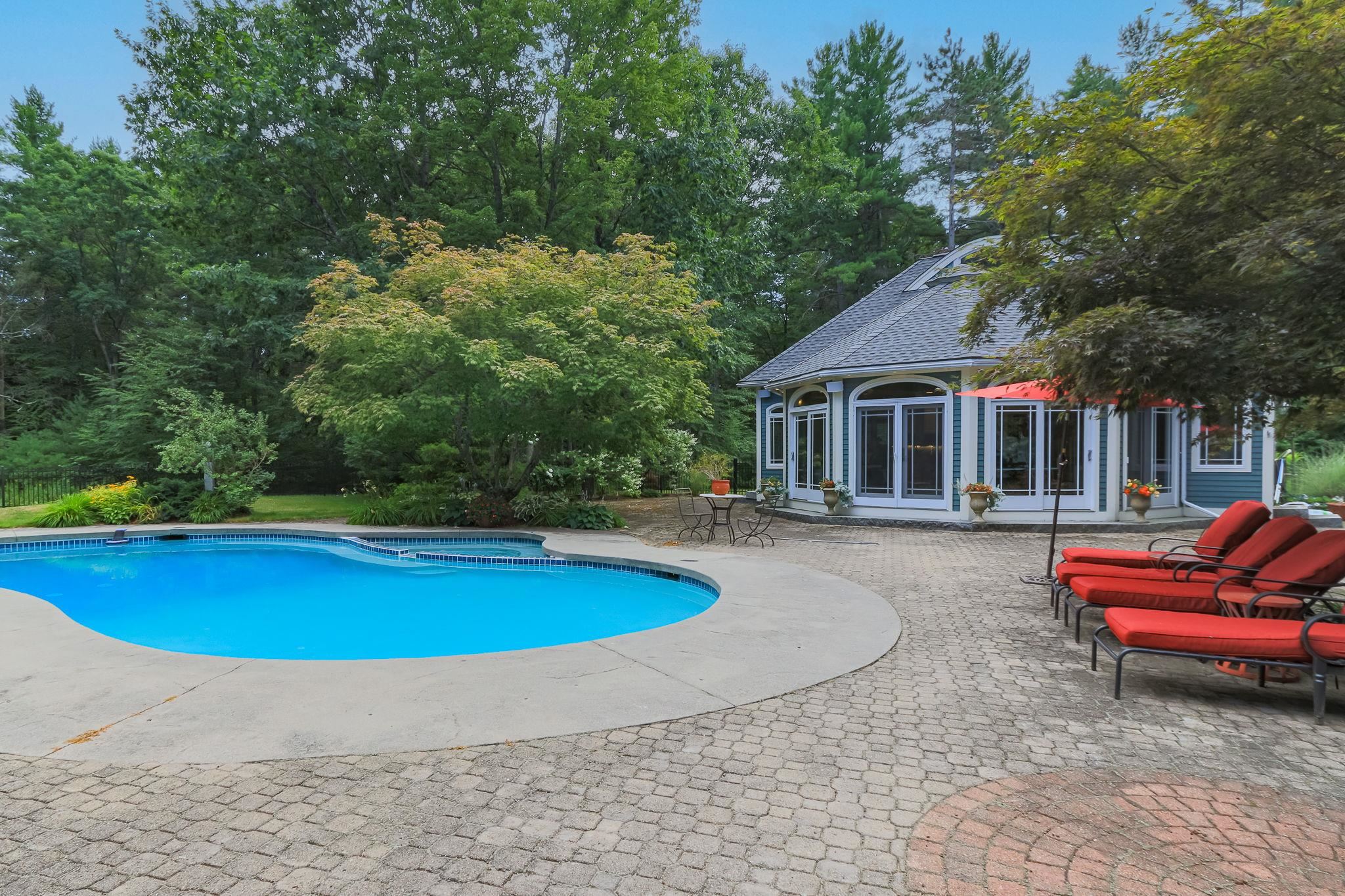 7 Wilson Meadow Rd, Bow, NH 03304