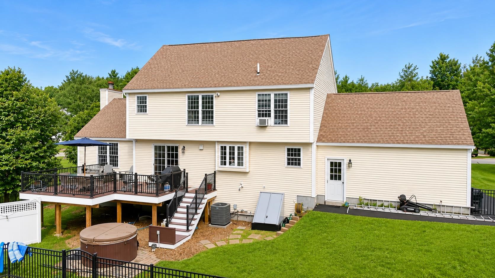 32 Wildewood Ln, Dover, NH 03820