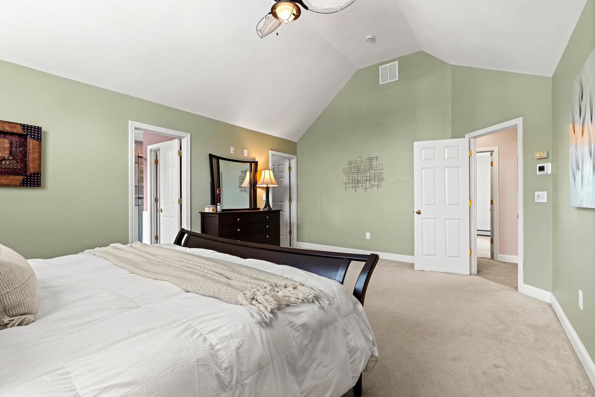 21 Daylily Dr, Nashua, NH 03062
