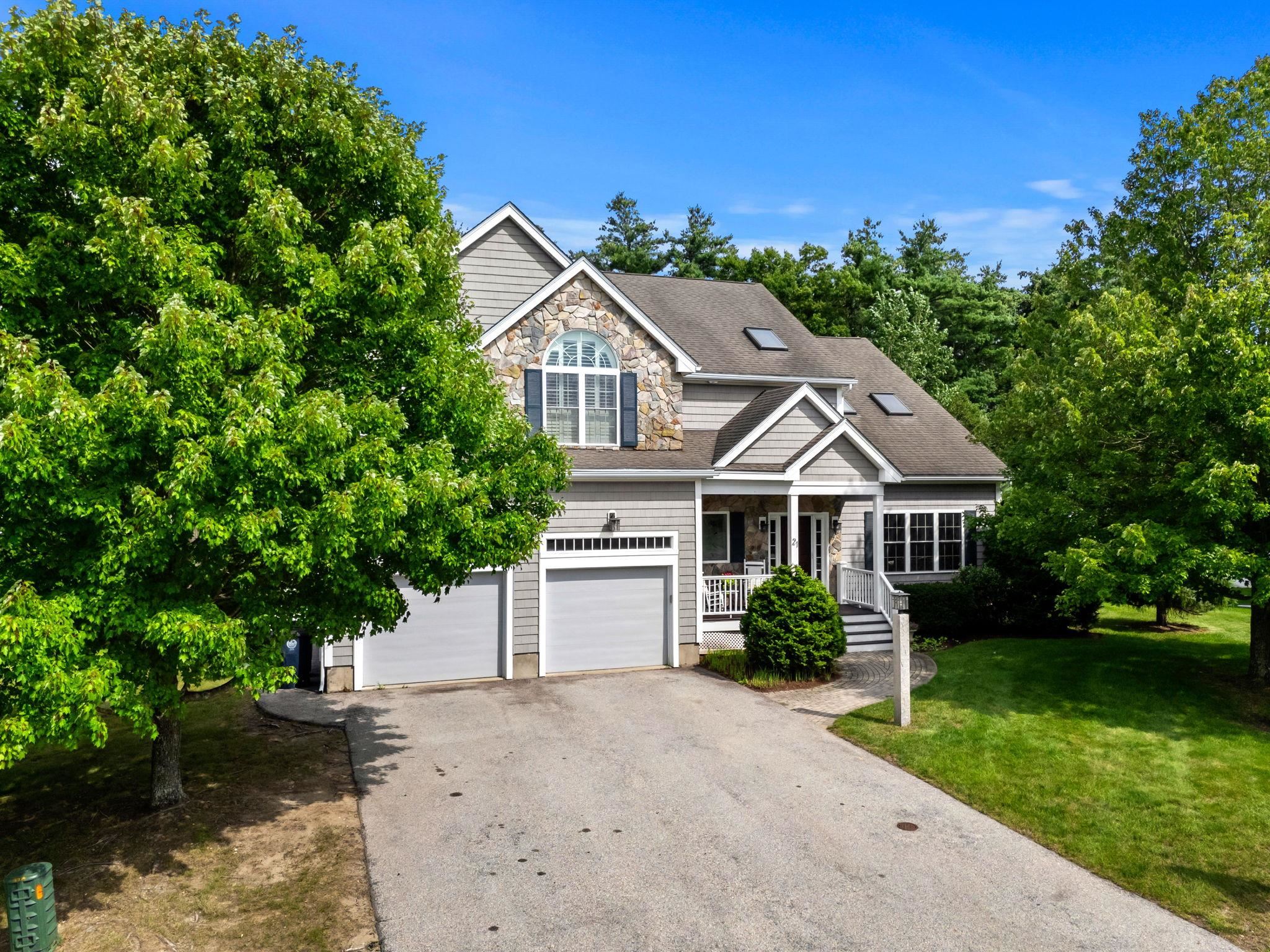 21 Daylily Dr, Nashua, NH 03062