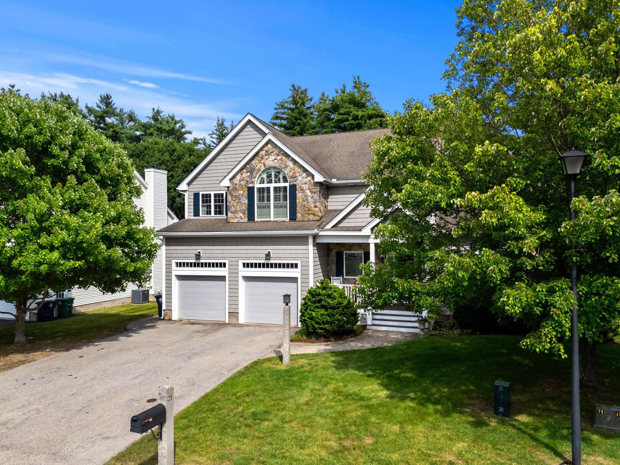 21 Daylily Dr, Nashua, NH 03062